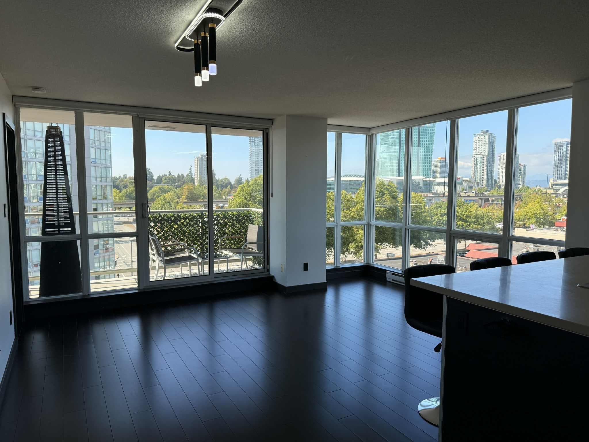 704 - 13688 100 Avenue, Surrey, V3T 0G5 — photo 2
