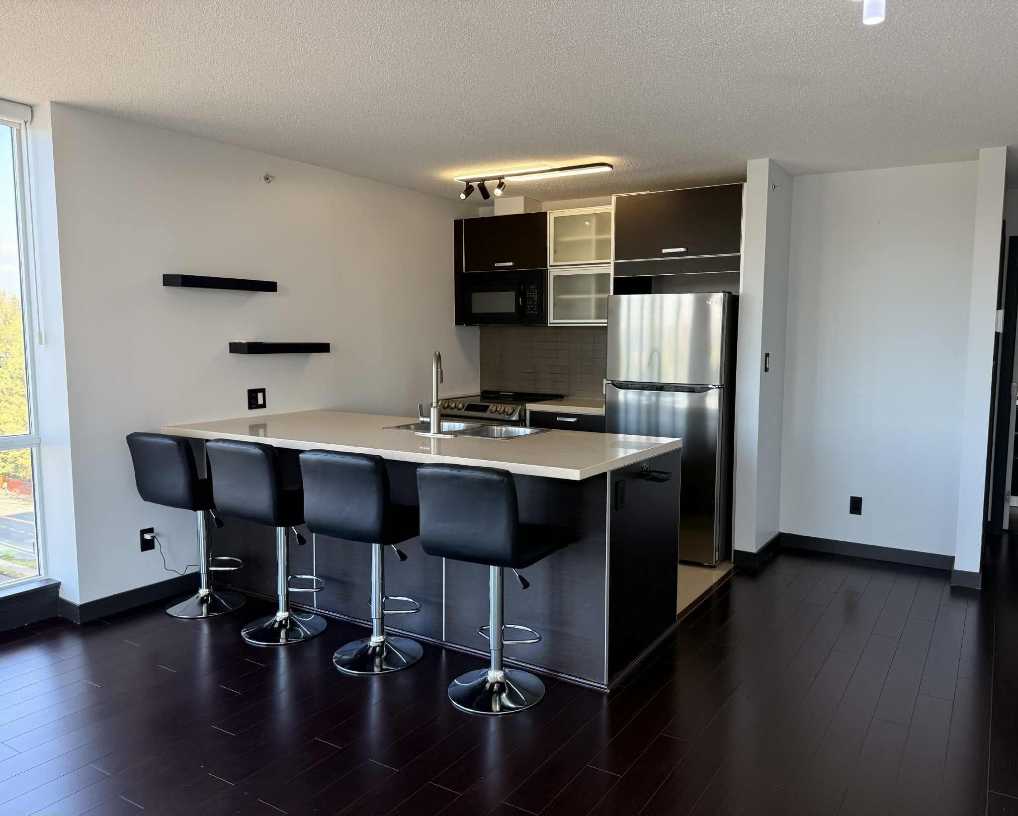 704 - 13688 100 Avenue, Surrey, V3T 0G5 — photo 1