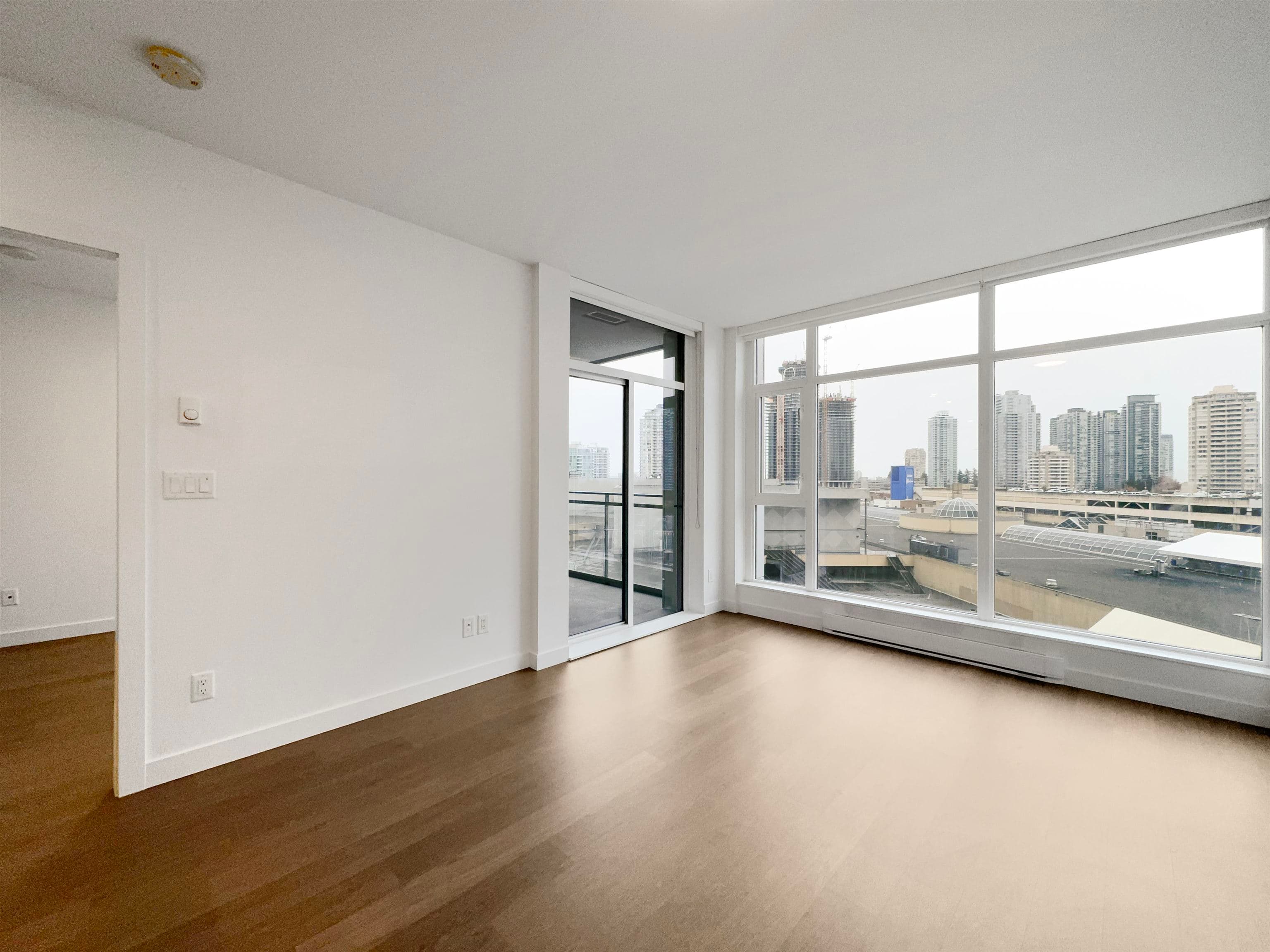 9XX - 6098 Station Street, Burnaby, V5H 0H4 — photo 5