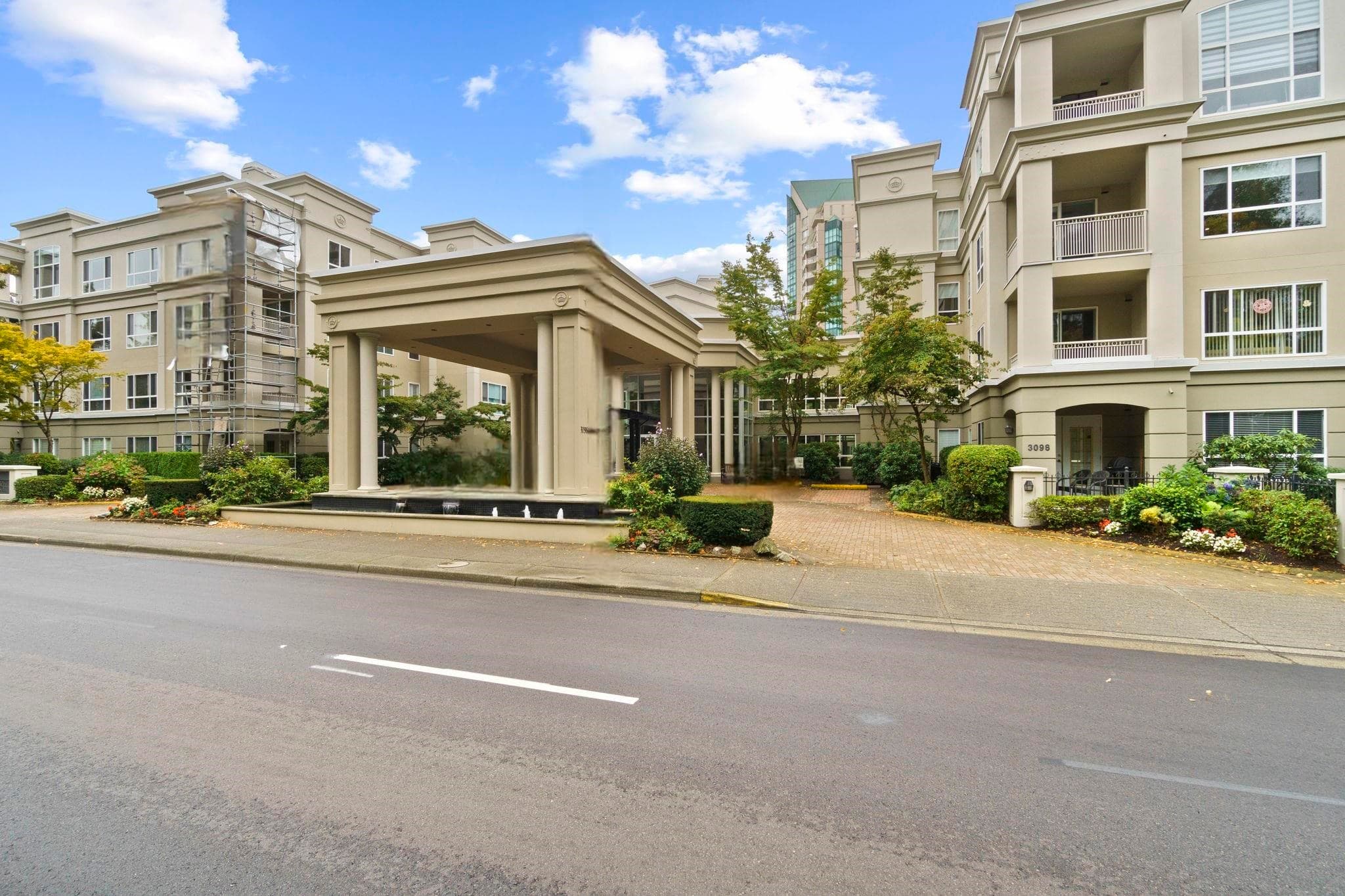 130 - 3098 Guildford Way, Coquitlam, V3B 7W8 — photo 2
