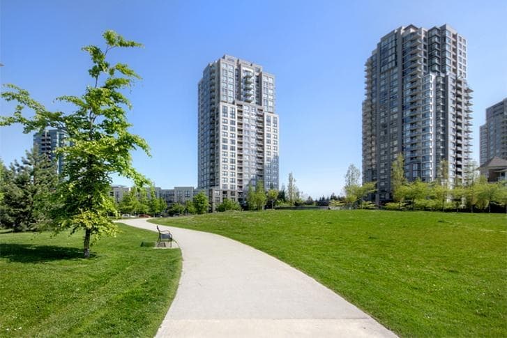 608 - 3663 Crowley Drive, Vancouver, V5R 6H4 — photo 1