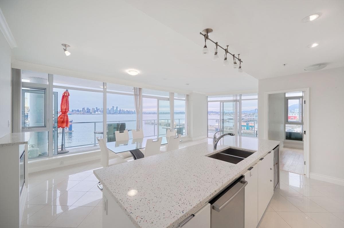 401 - 199 Victory Ship Way, North Vancouver, V7L 0B5 — photo 2
