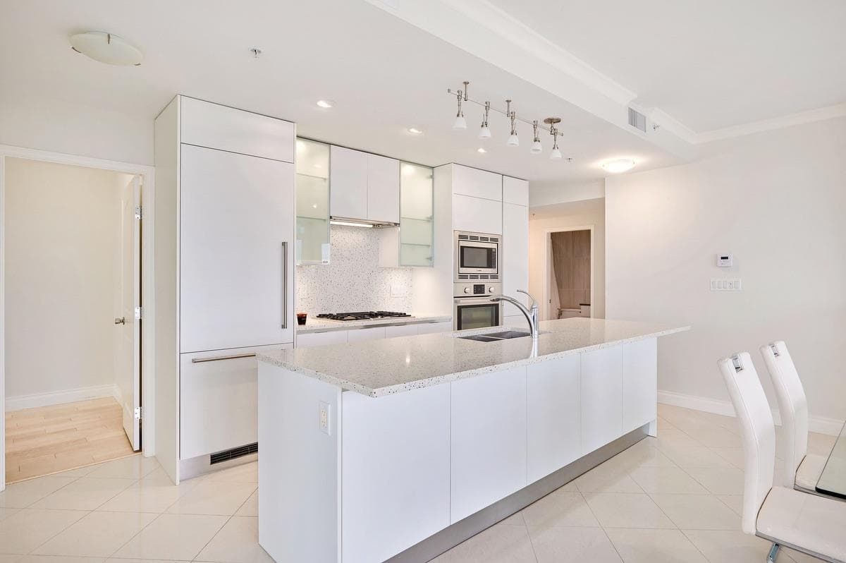 401 - 199 Victory Ship Way, North Vancouver, V7L 0B5 — photo 3