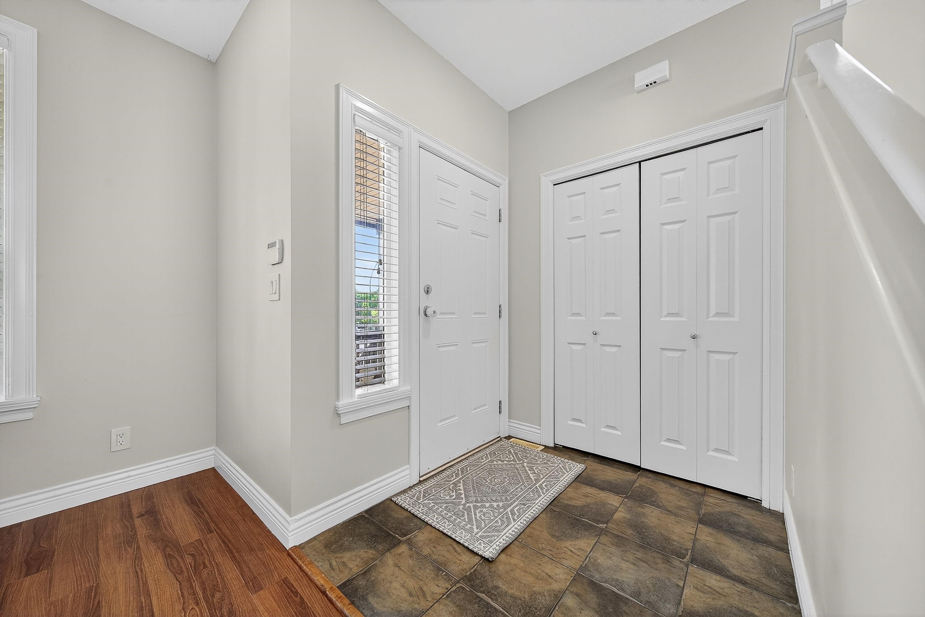 6517 193a Street, Surrey, V4N 5P8 — photo 2