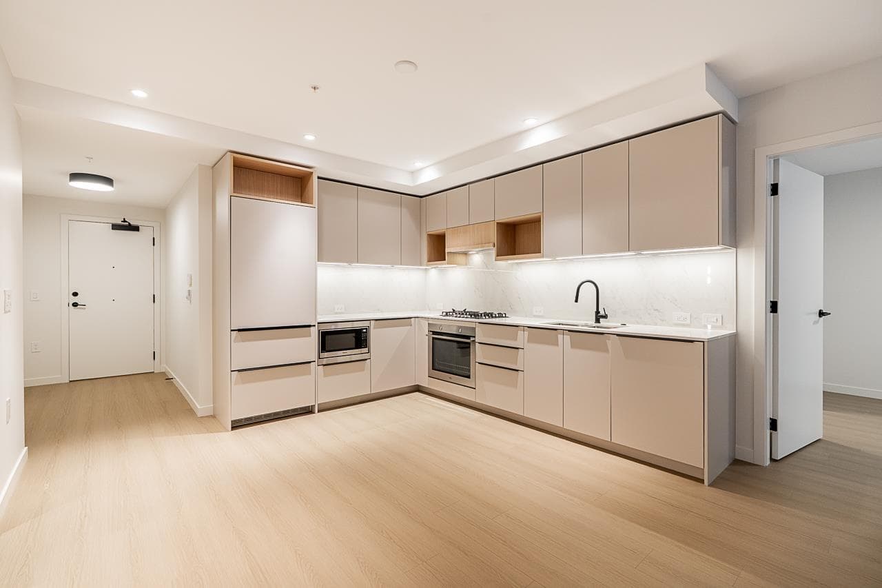 101 - 2015 St. Johns Street, Port Moody, V3H 0N5 — photo 5