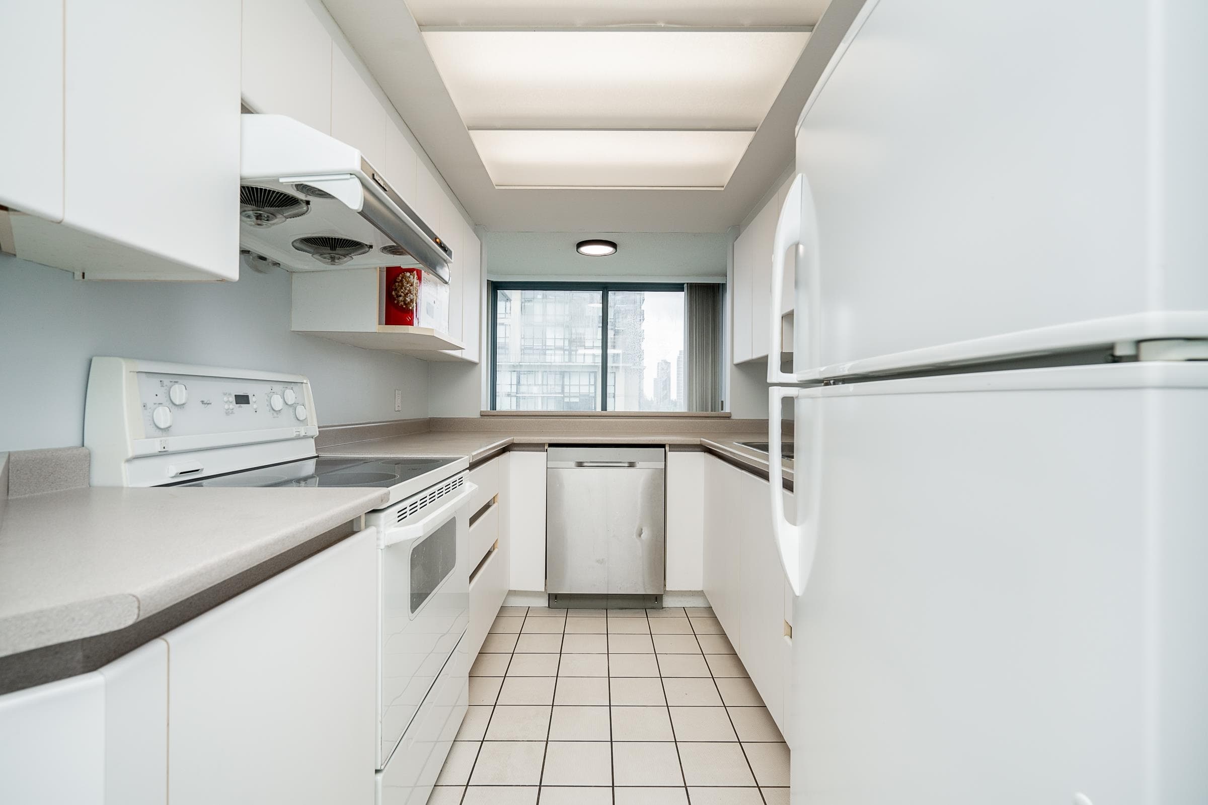 1301 - 13383 108 Avenue, Surrey, V3T 5T6 — photo 3