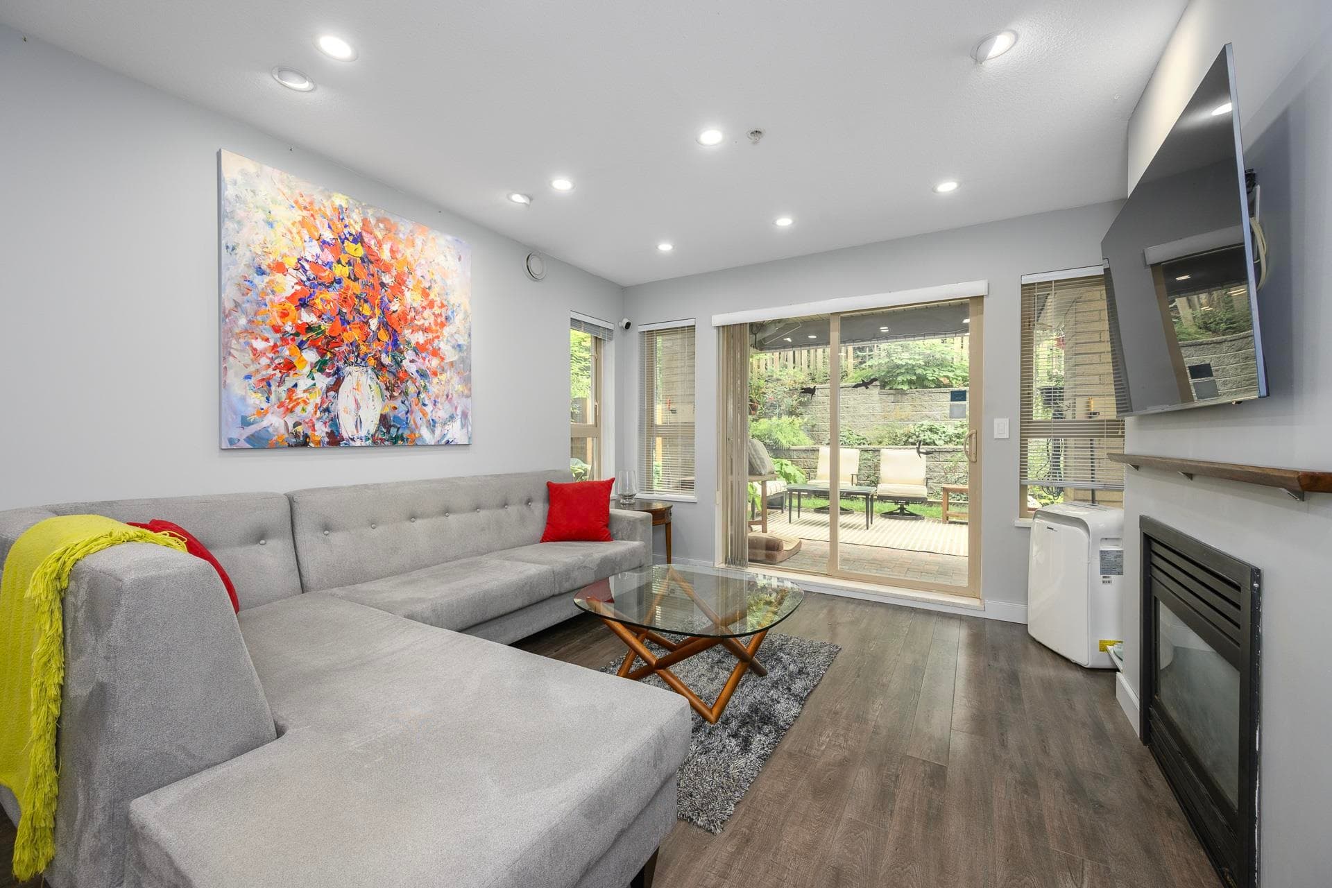 210 - 9319 University Crescent, Burnaby, V5A 4Y5 — photo 3