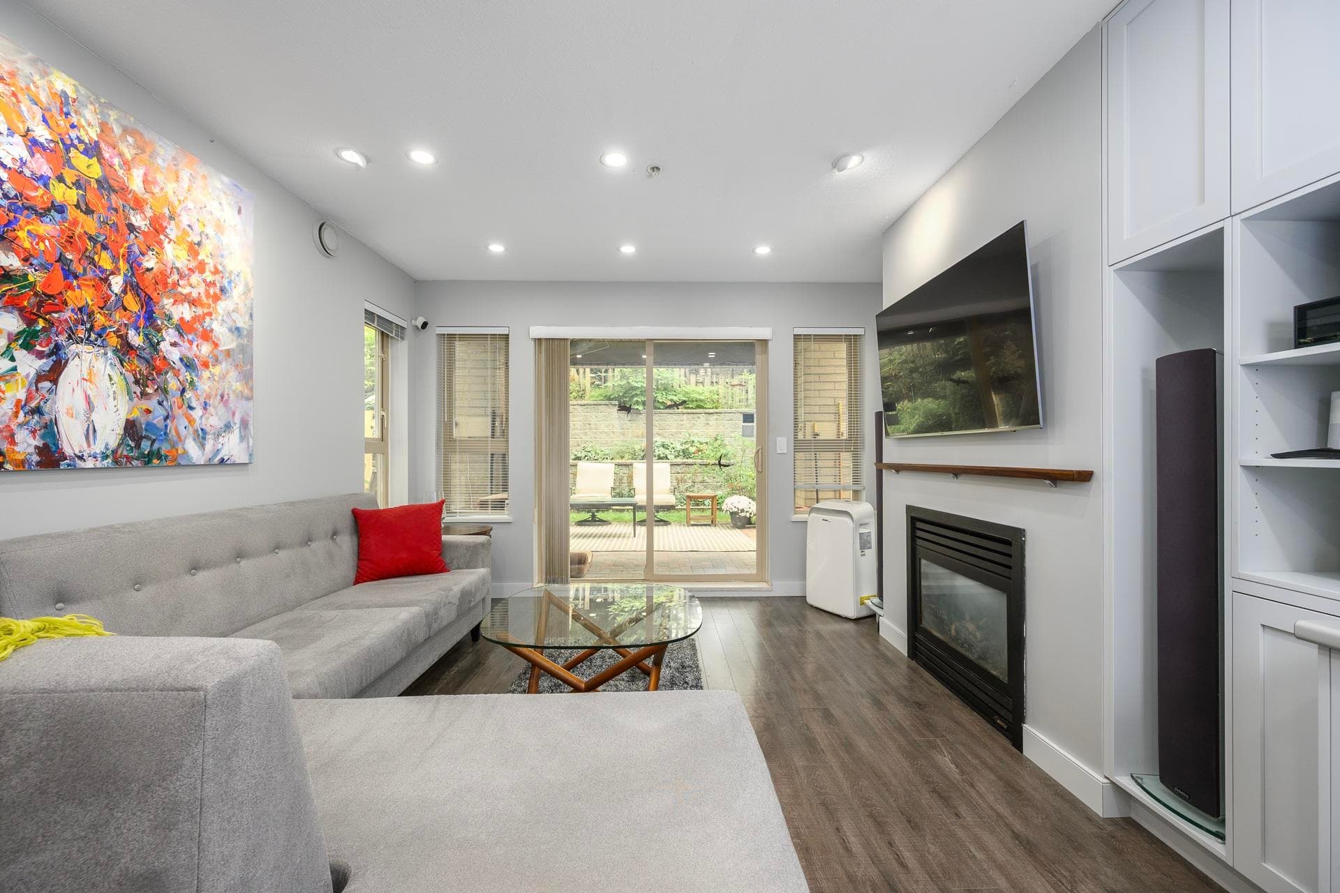 210 - 9319 University Crescent, Burnaby, V5A 4Y5 — photo 4