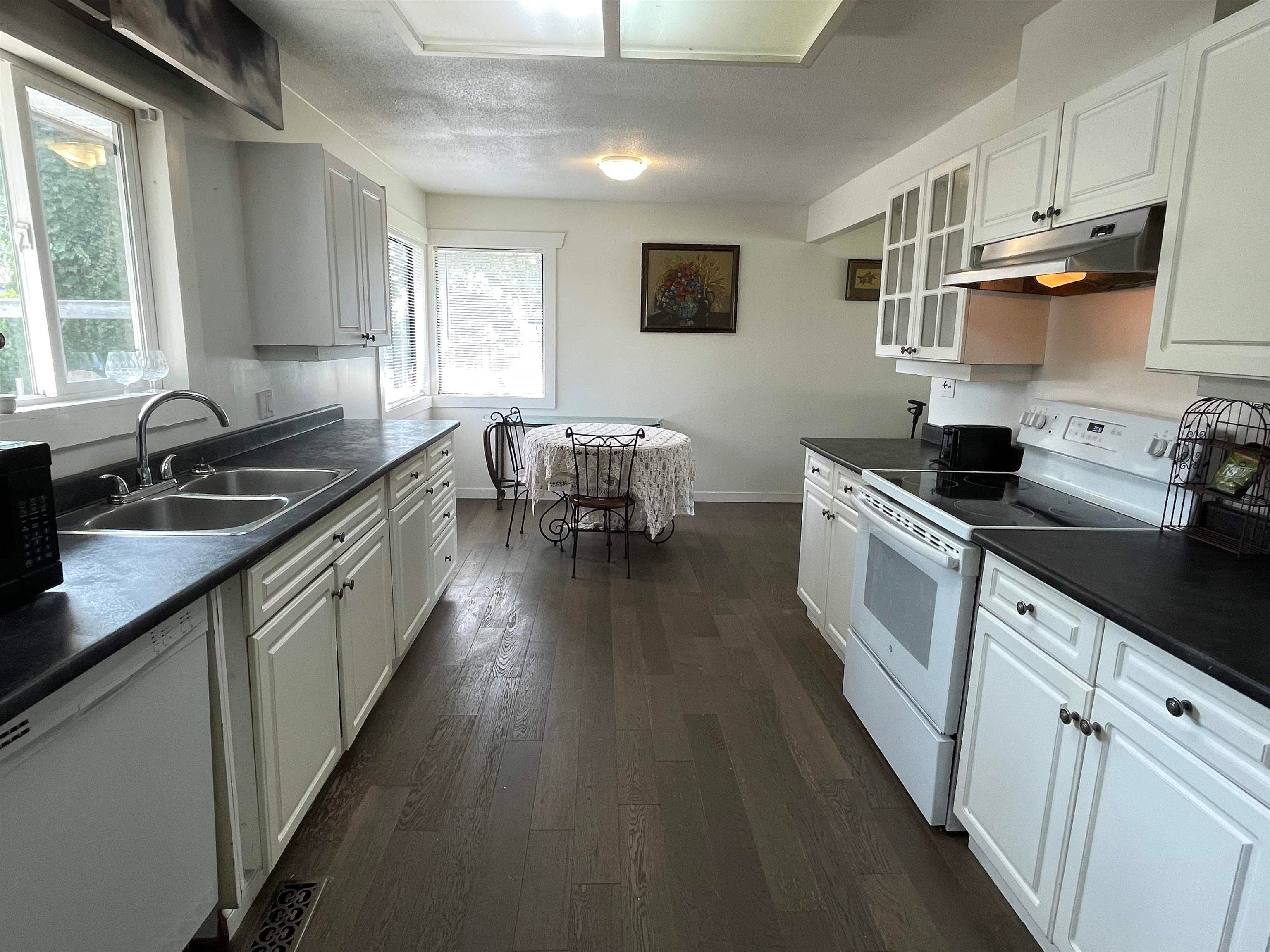 23338 122nd Avenue, Maple Ridge, V2X 3Y7 — photo 5