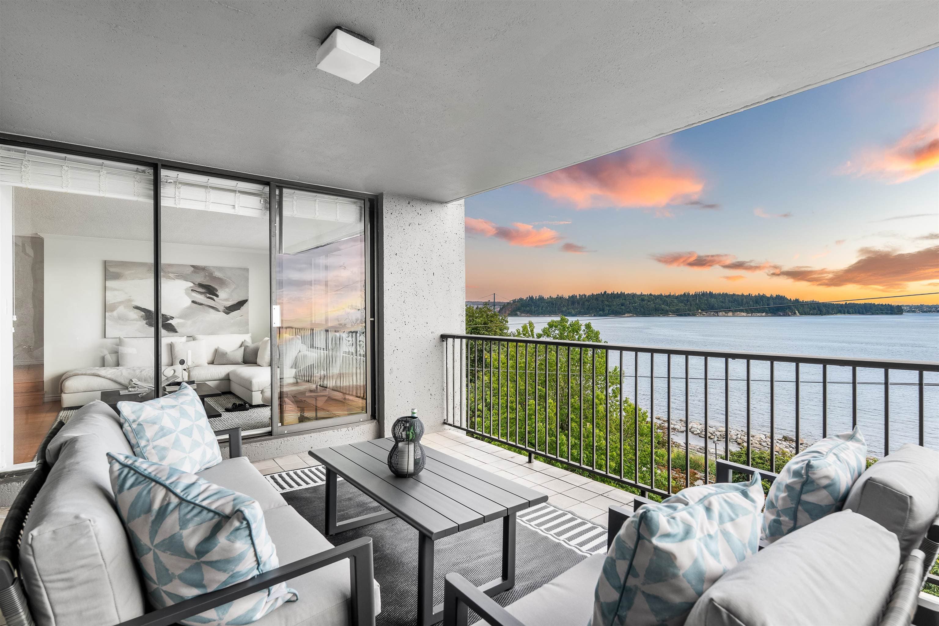 302 - 1930 Bellevue Avenue, West Vancouver, V7V 1B5 — photo 4