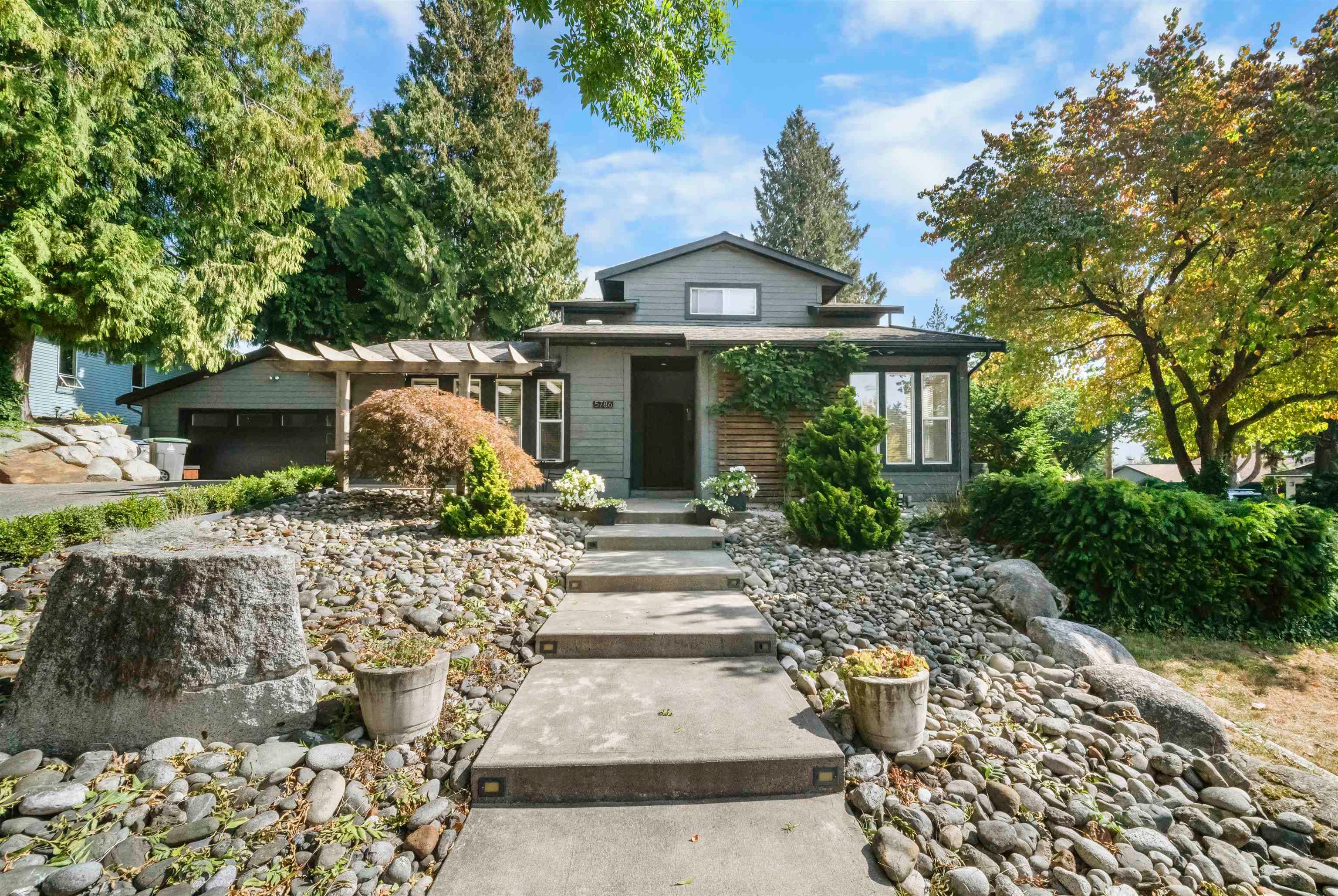 5786 Aberdeen Street, Surrey