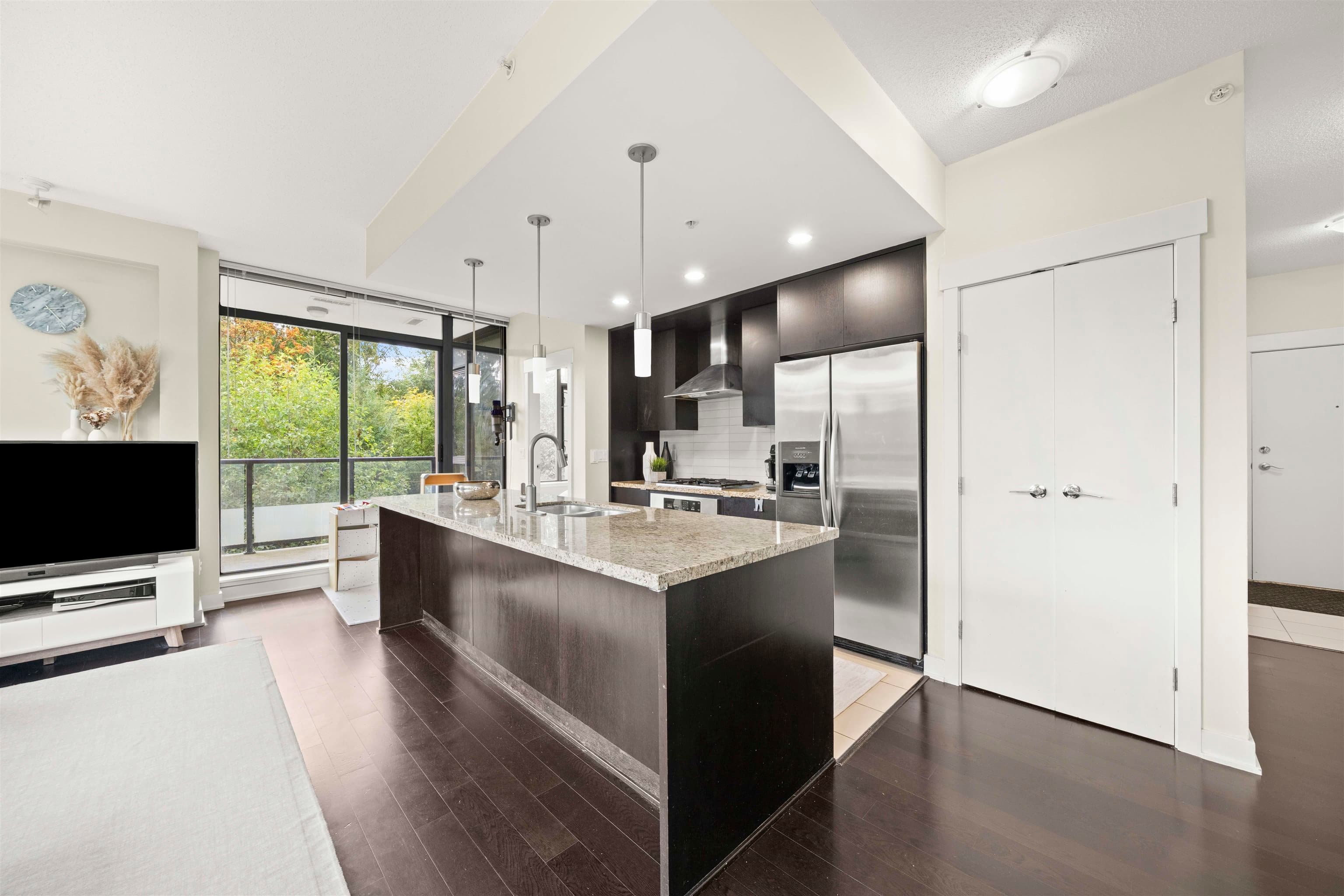 603 - 7088 18th Avenue, Burnaby, V3N 0A2 — photo 5