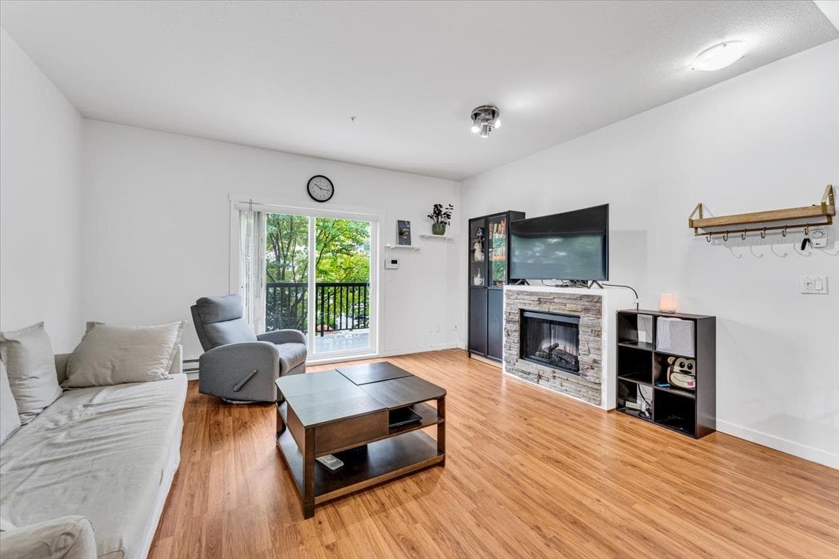19 - 19572 Fraser Way, Pitt Meadows, V3Y 0A9 — photo 5