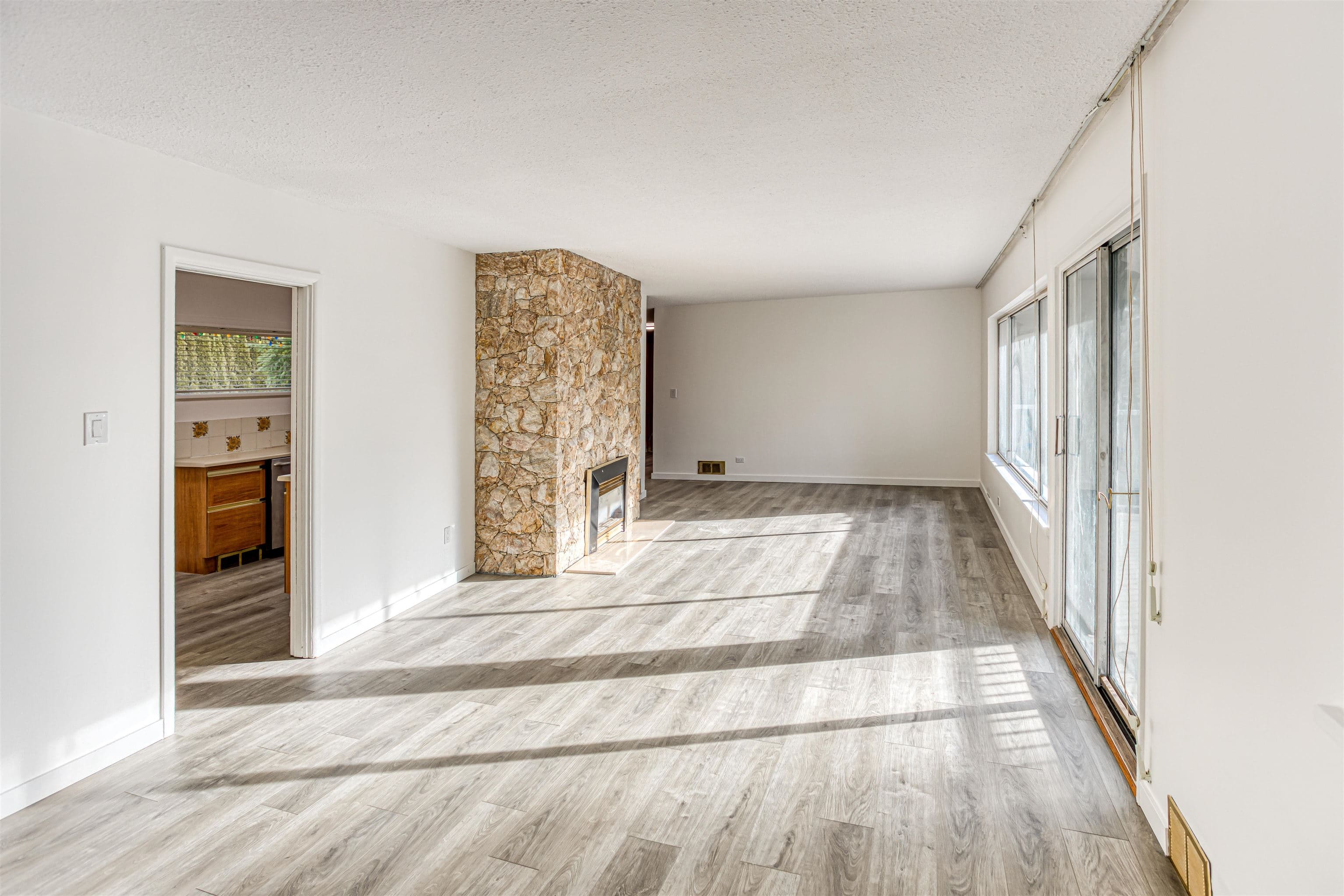 1025 Ridgewood Drive, North Vancouver, V7R 1H9 — photo 4