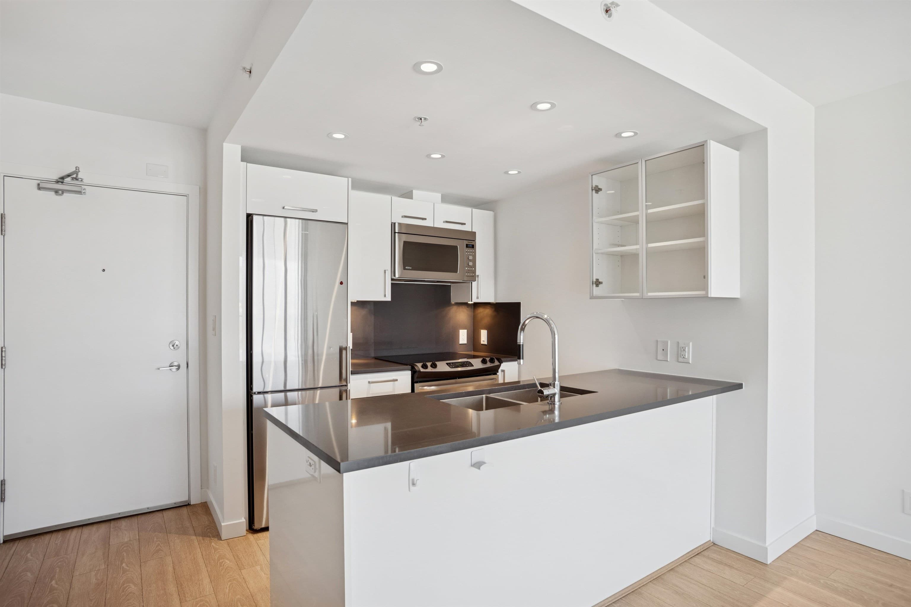 653 - 955 E Hastings Street, Vancouver, V6A 0G8 — photo 3