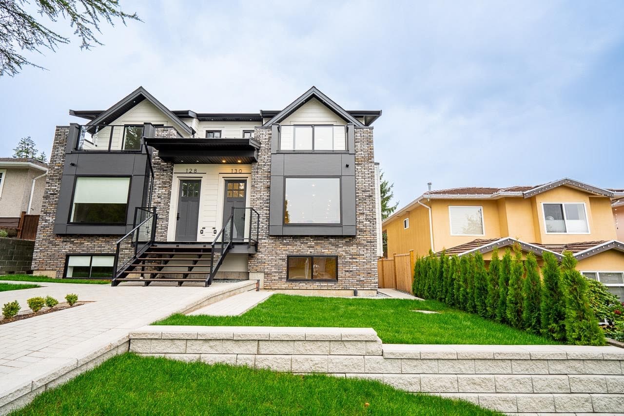2 - 128 N Grosvenor Avenue, Burnaby