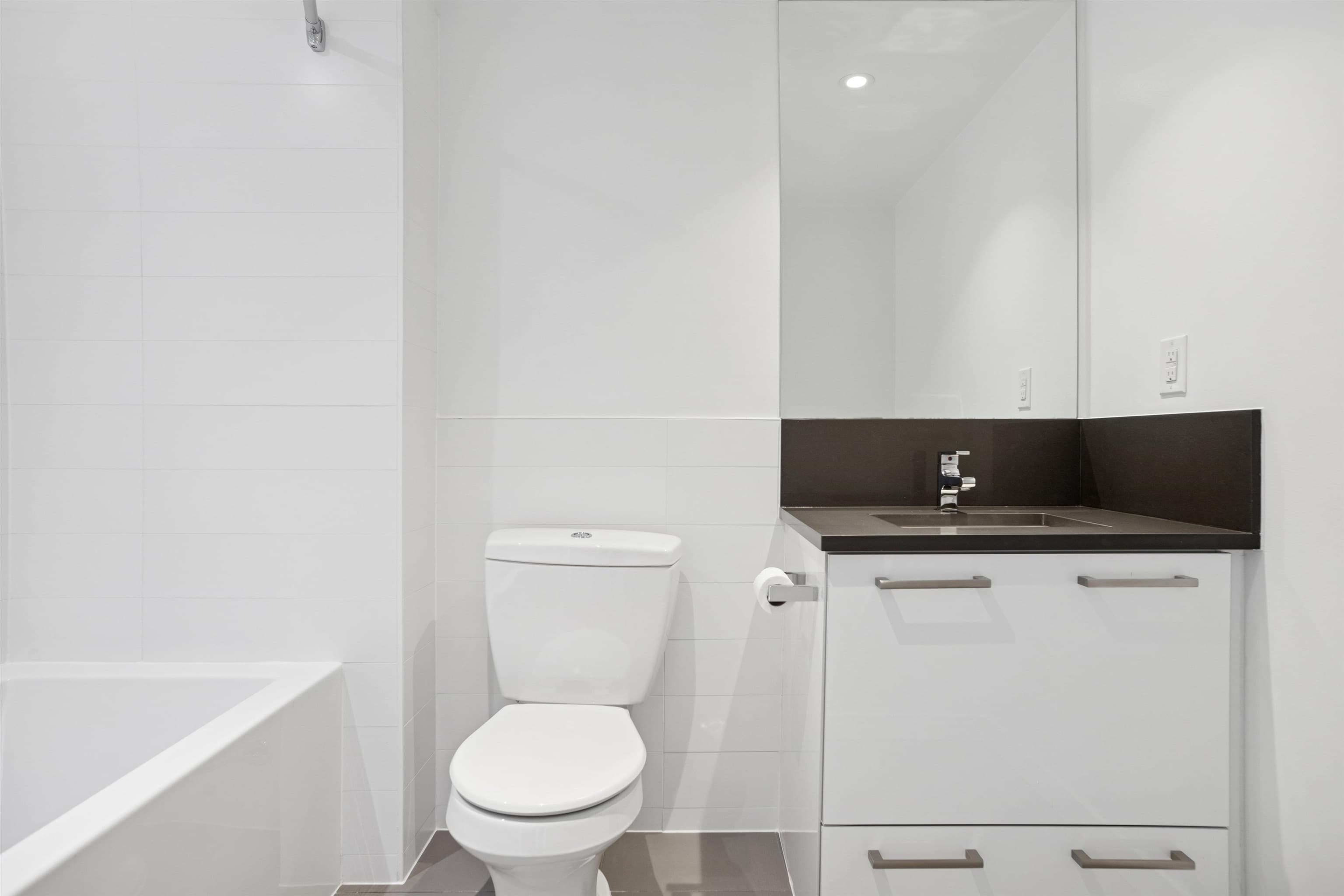 554 - 955 E Hastings Street, Vancouver, V6A 0G8 — photo 5