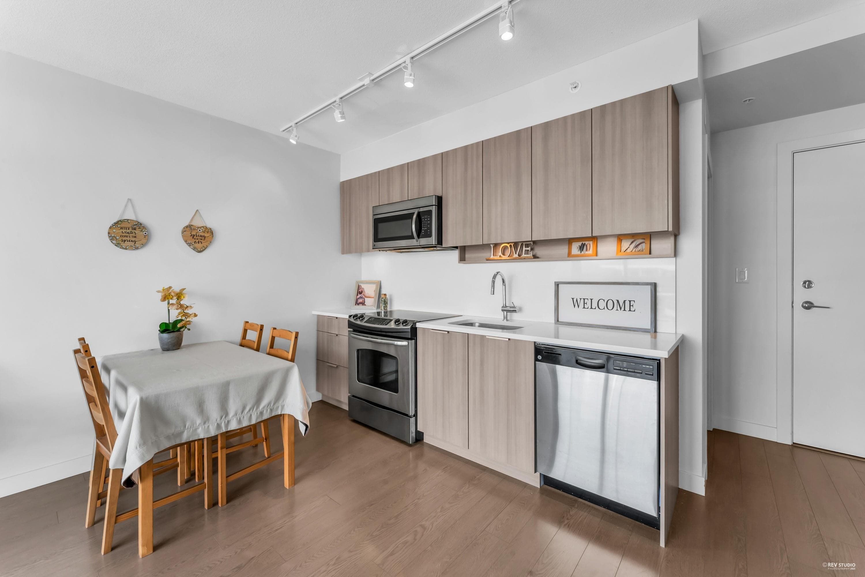 2602 - 13308 Central Avenue, Surrey, V3T 0M4 — photo 5