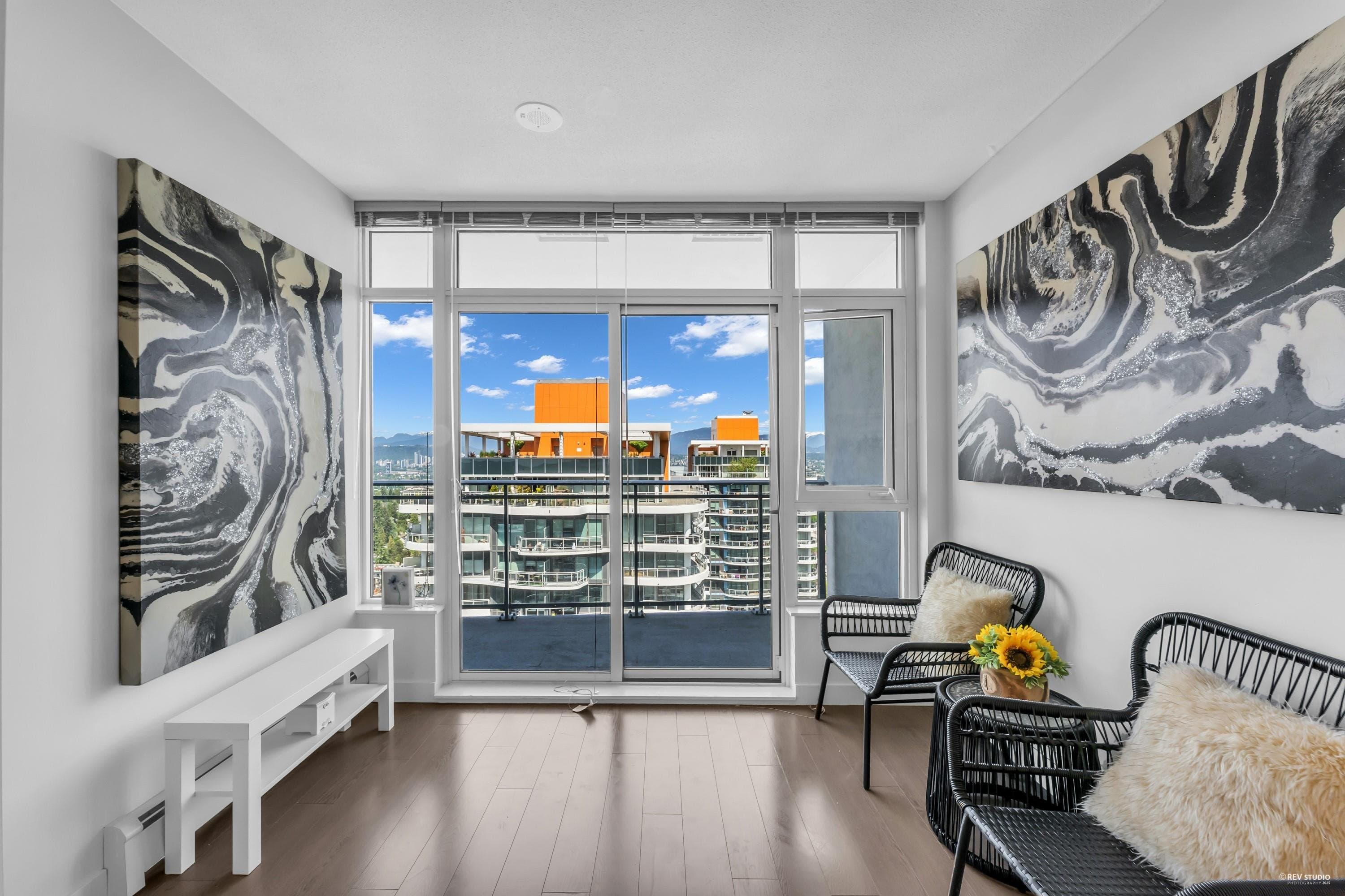 2602 - 13308 Central Avenue, Surrey, V3T 0M4 — photo 4
