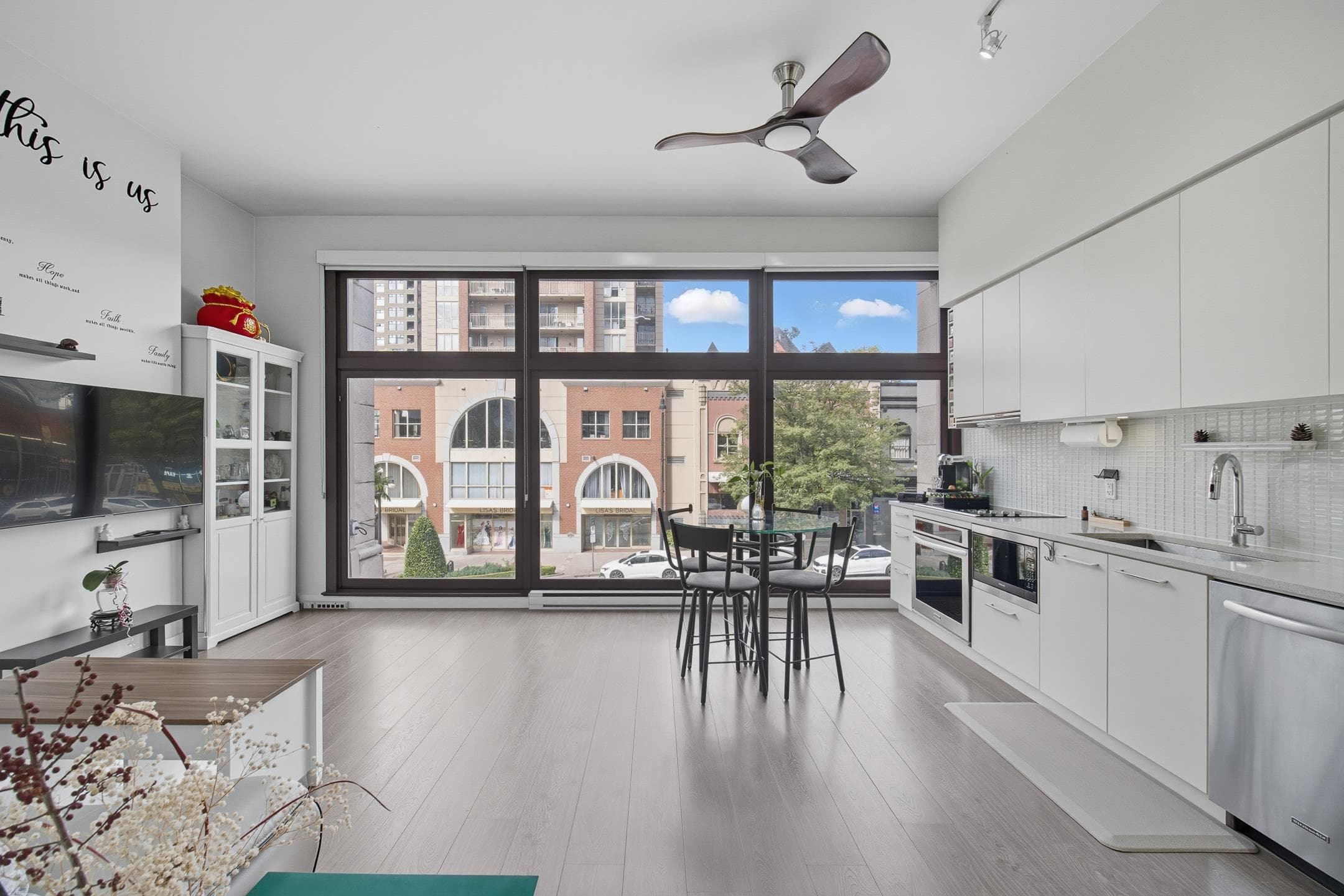 304 - 668 Columbia Street, New Westminster, V3M 1A9 — photo 2