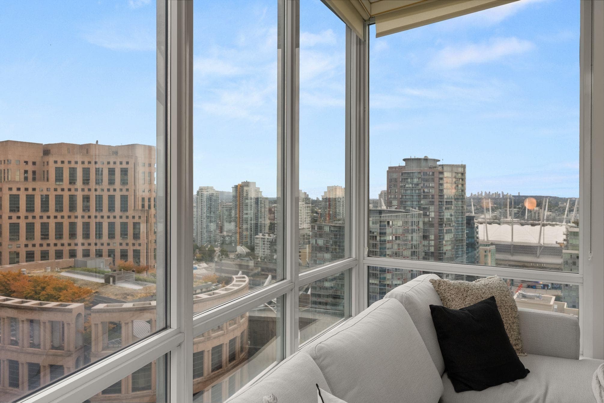 2502 - 833 Homer Street, Vancouver, V6B 0H4 — photo 2