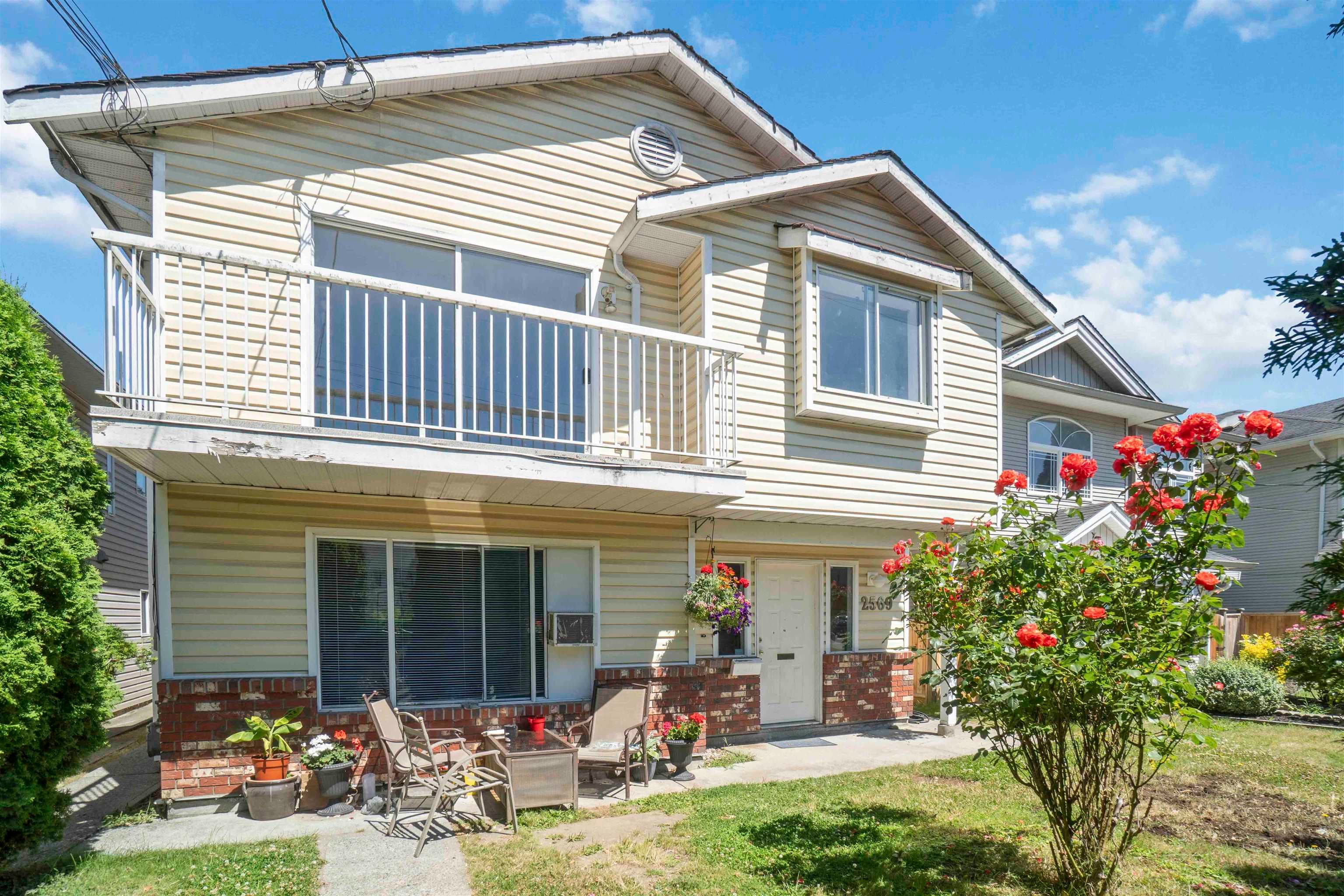 2569 Davies Avenue, Port Coquitlam