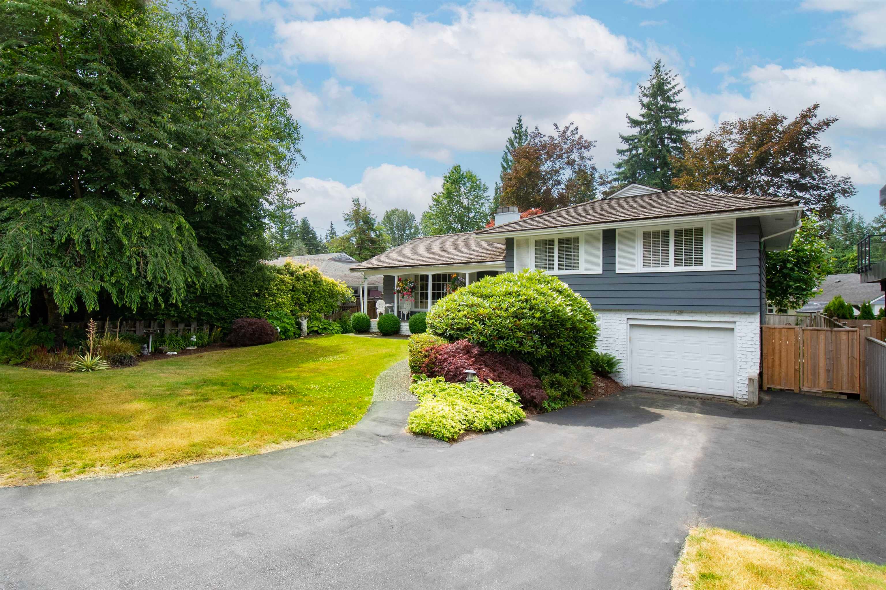 1057 Montroyal Boulevard, North Vancouver, V7R 2H5 — photo 3