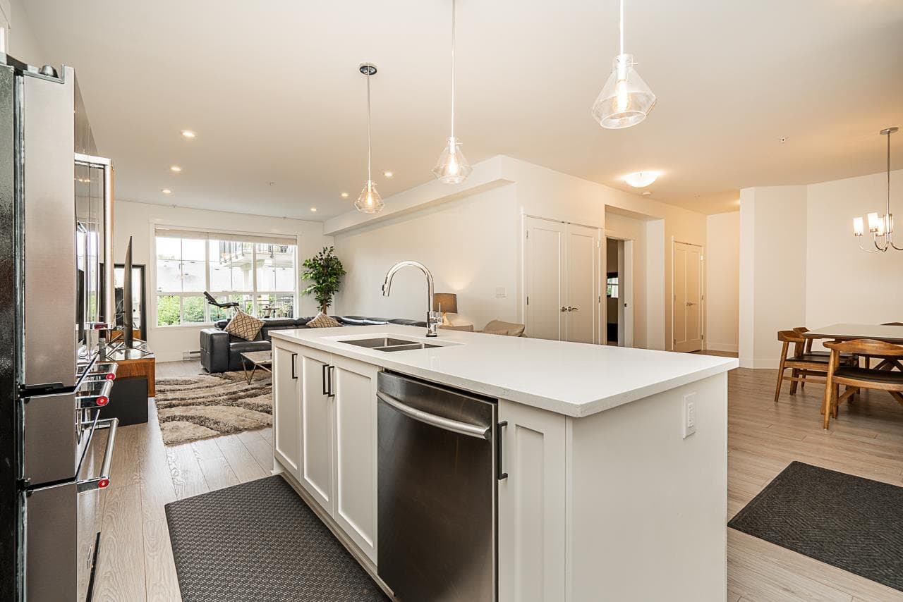 204 - 12367 224 Street, Maple Ridge, V6C 3P6 — photo 2