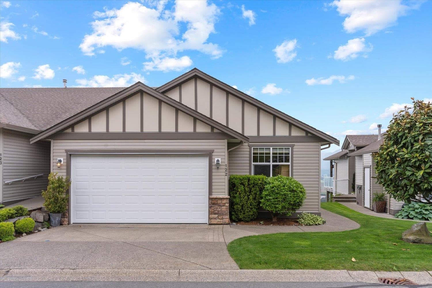 122 - 8590 Sunrise Drive, Chilliwack, V2R 3Z4 — photo 2