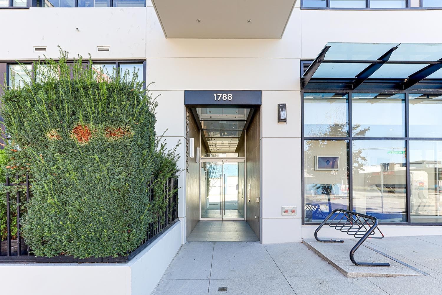 1102 - 1788 Ontario Street, Vancouver, V5T 0G3 — photo 2