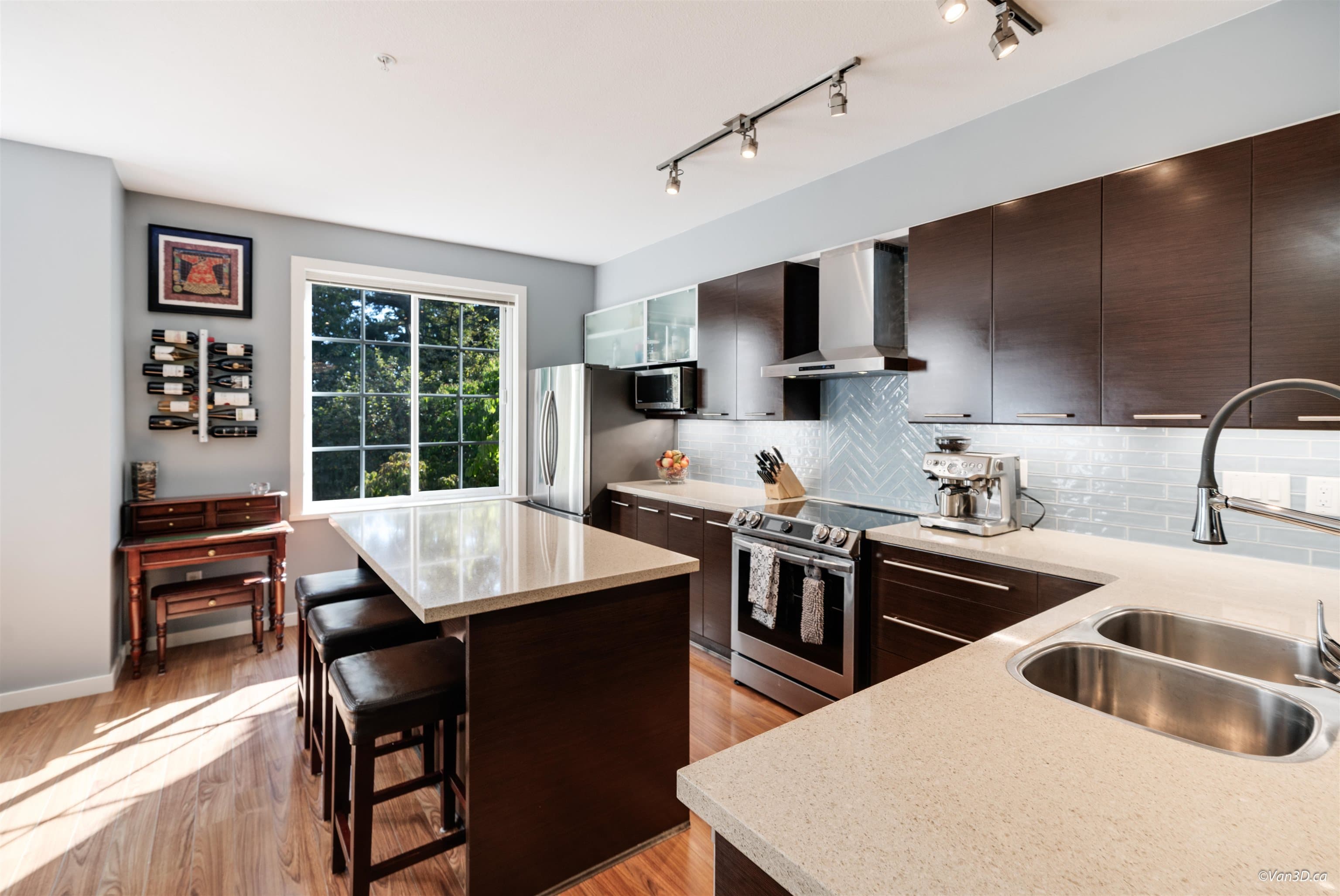 25 - 550 Browning Place, North Vancouver, V7H 3A9 — photo 1