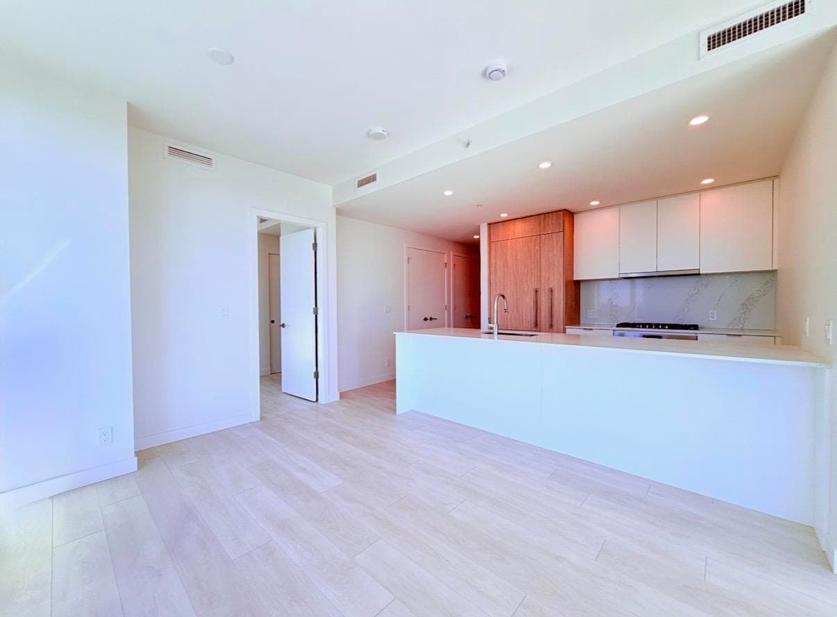 2304 - 537 Cottonwood Avenue, Coquitlam, V3J 0S4 — photo 3