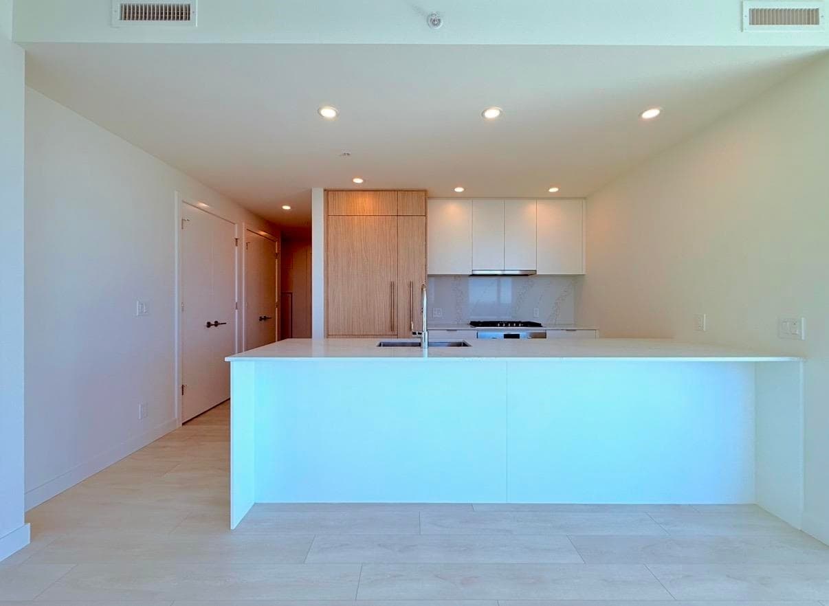2304 - 537 Cottonwood Avenue, Coquitlam, V3J 0S4 — photo 4