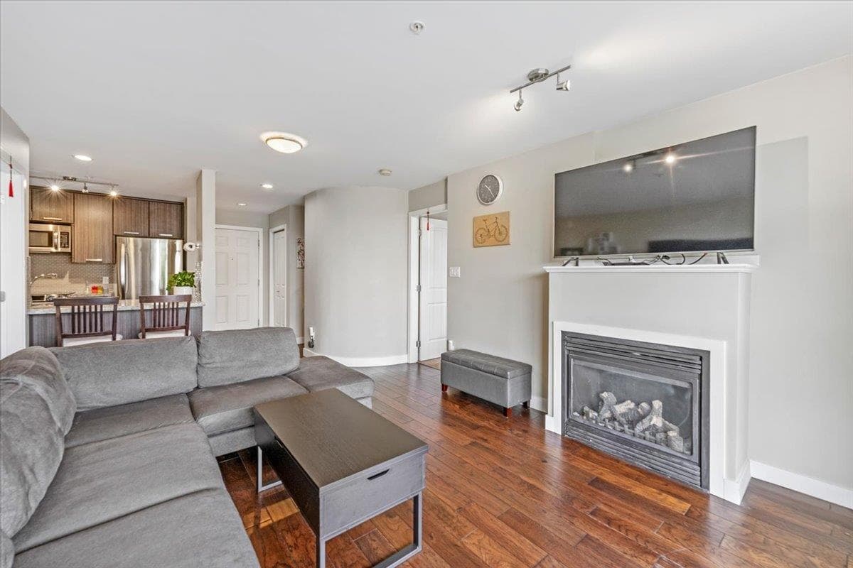 409 - 3255 Smith Avenue, Burnaby, V5G 0B5 — photo 3