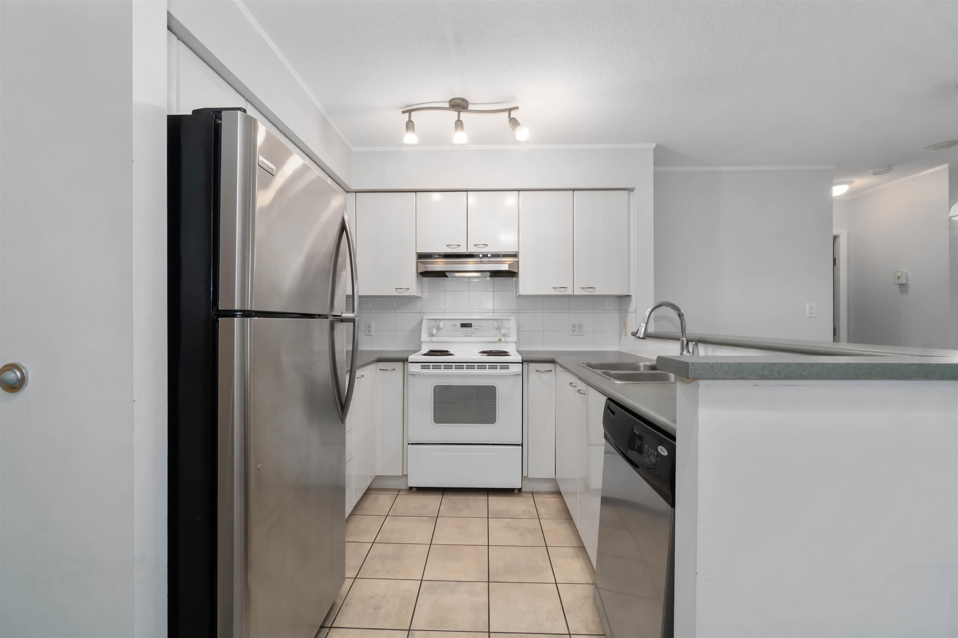 2508 - 6088 Willingdon Avenue, Burnaby, V5H 4V2 — photo 5
