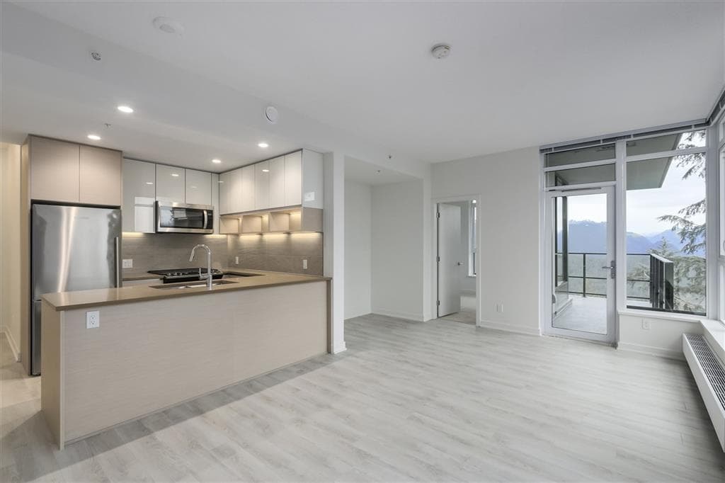 303 - 8850 University Crescent, Burnaby, V5A 4Y8 — photo 2