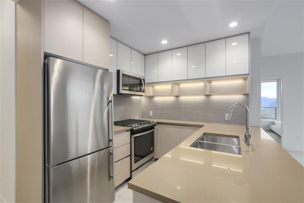 303 - 8850 University Crescent, Burnaby, V5A 4Y8 — photo 3