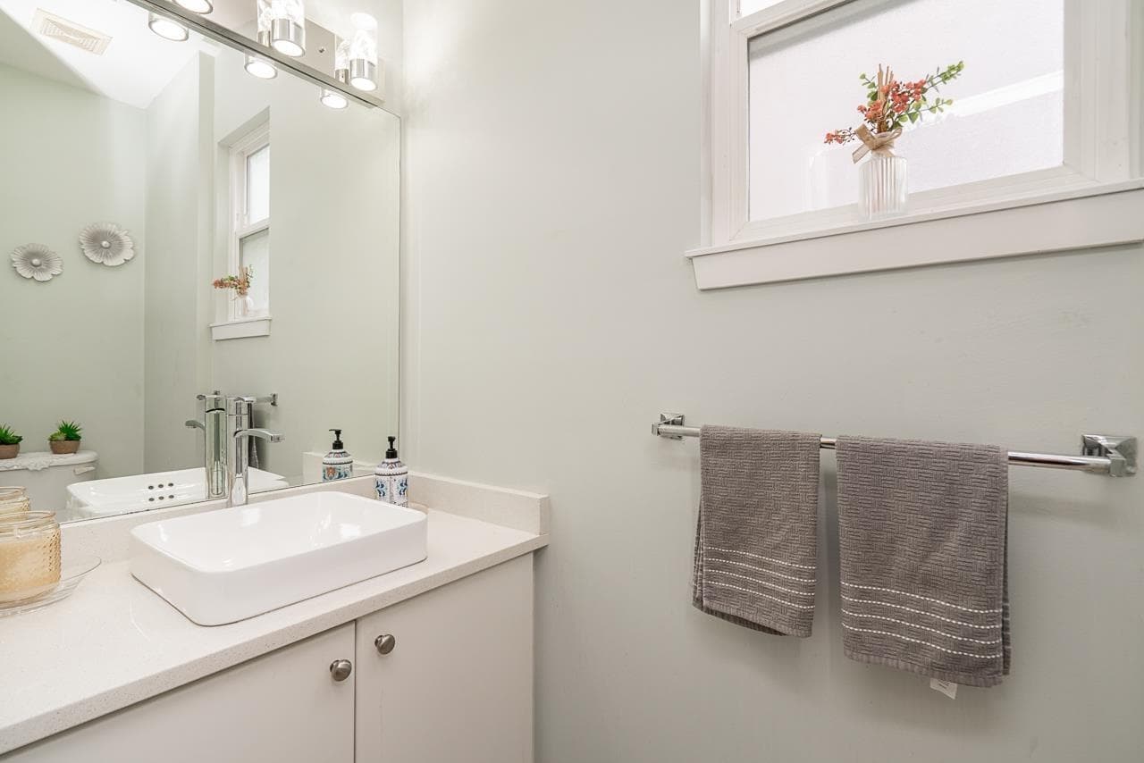 14858 56a Avenue, Surrey, V3S 8X1 — photo 5