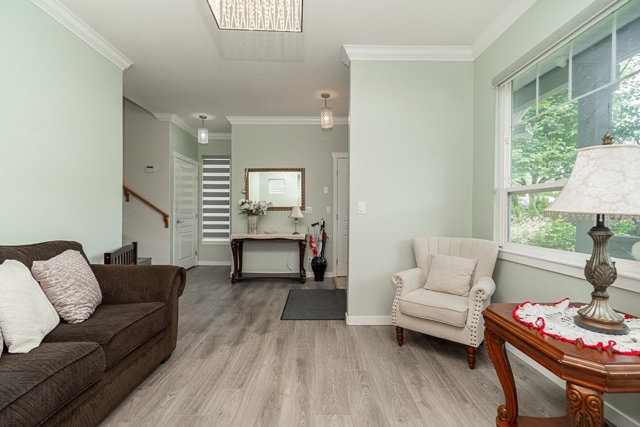 14858 56a Avenue, Surrey, V3S 8X1 — photo 4