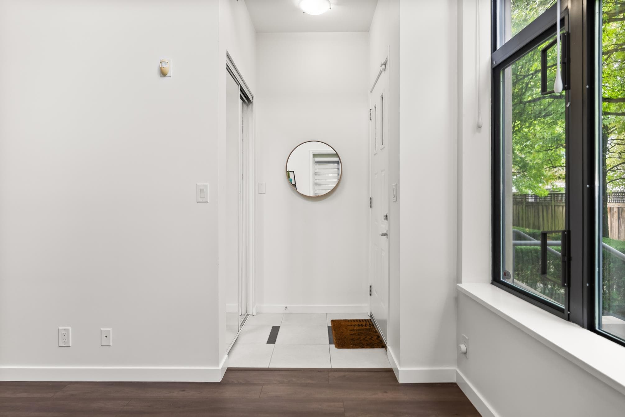 TH4 - 2355 Madison Avenue, Burnaby, V5C 0B3 — photo 5