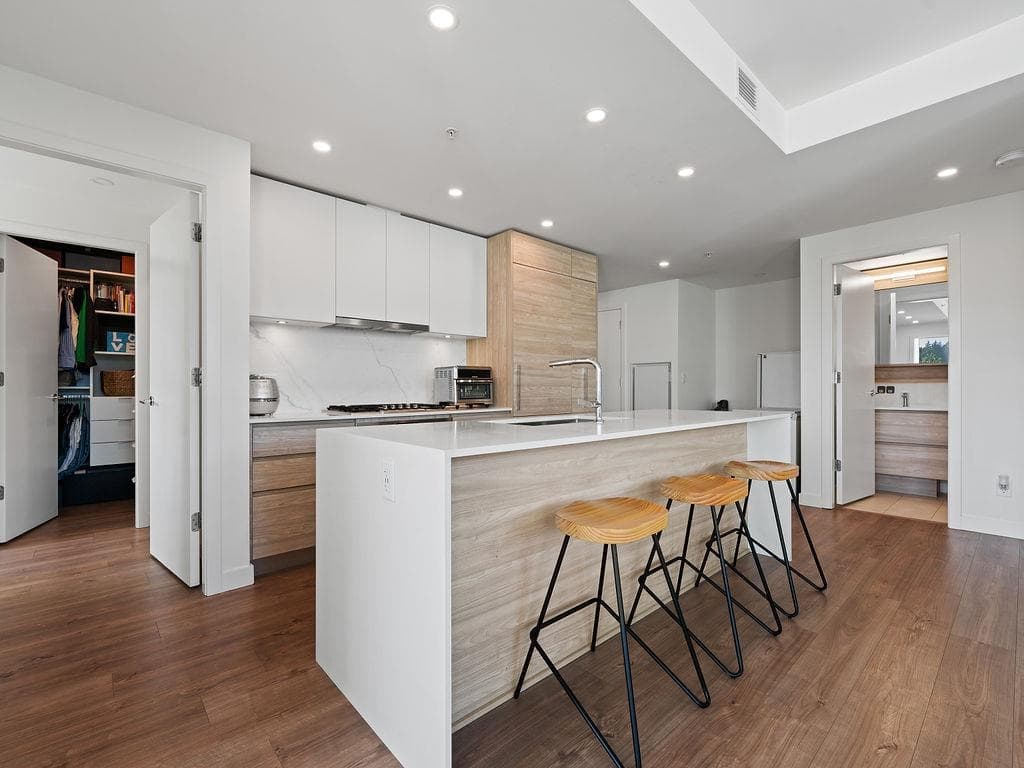1003 - 585 Austin Avenue, Coquitlam, V3K 0G6 — photo 4