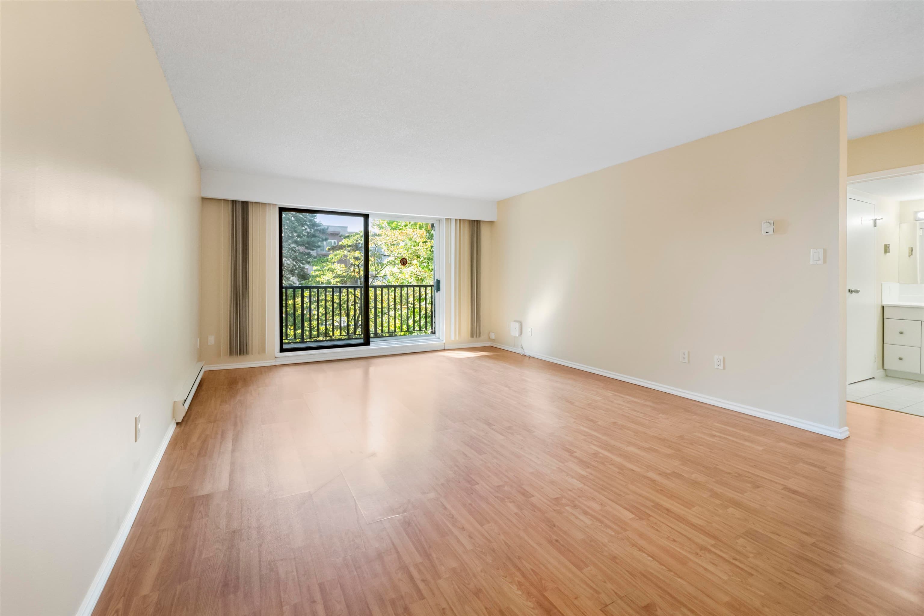 209 - 15268 100 Avenue, Surrey, V3R 7V1 — photo 5