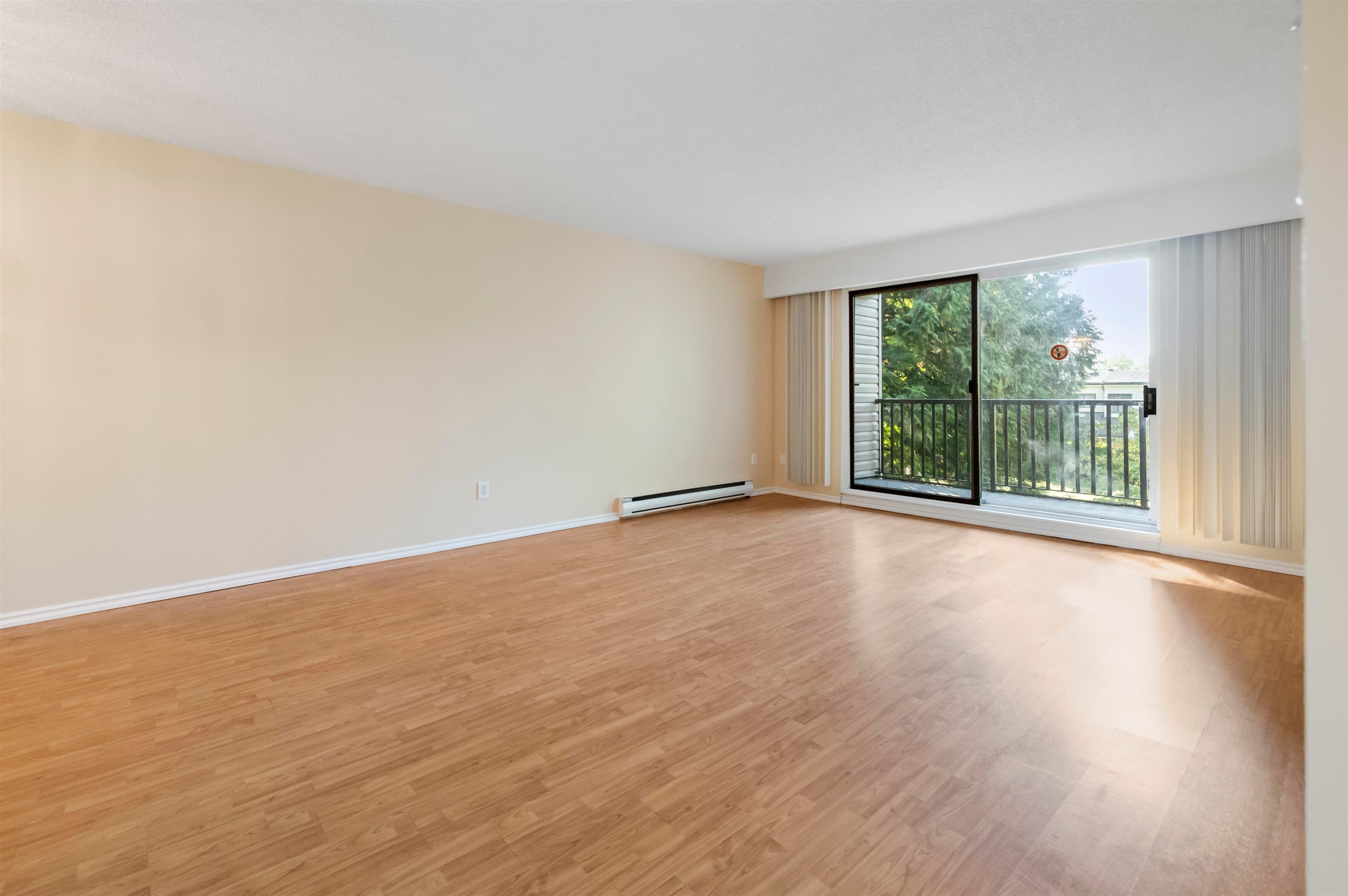 209 - 15268 100 Avenue, Surrey, V3R 7V1 — photo 4