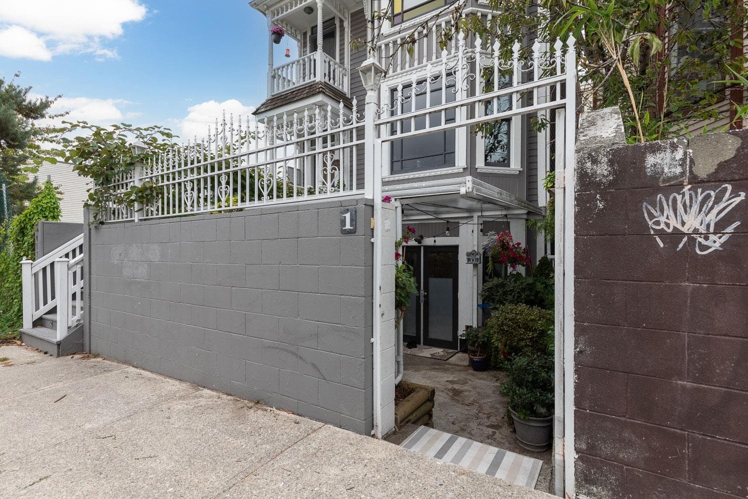 1 - 451 E Pender Street, Vancouver, V6A 1V2 — photo 2
