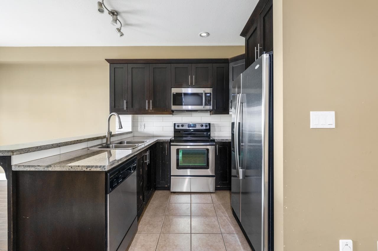 10 - 8418 163 Street, Surrey, V4N 6K8 — photo 4