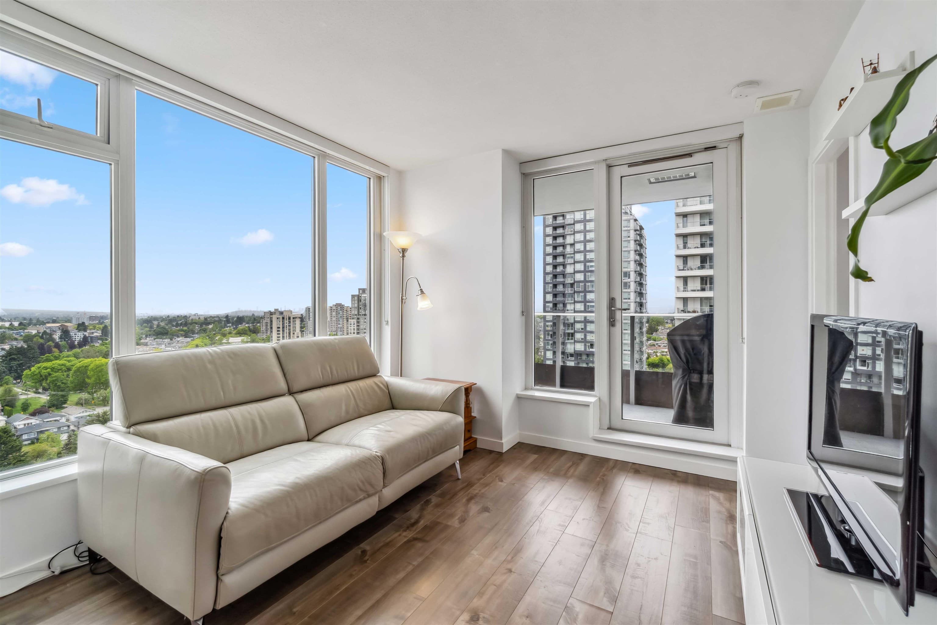 1902 - 5665 Boundary Road, Vancouver, V5R 0E4 — photo 4