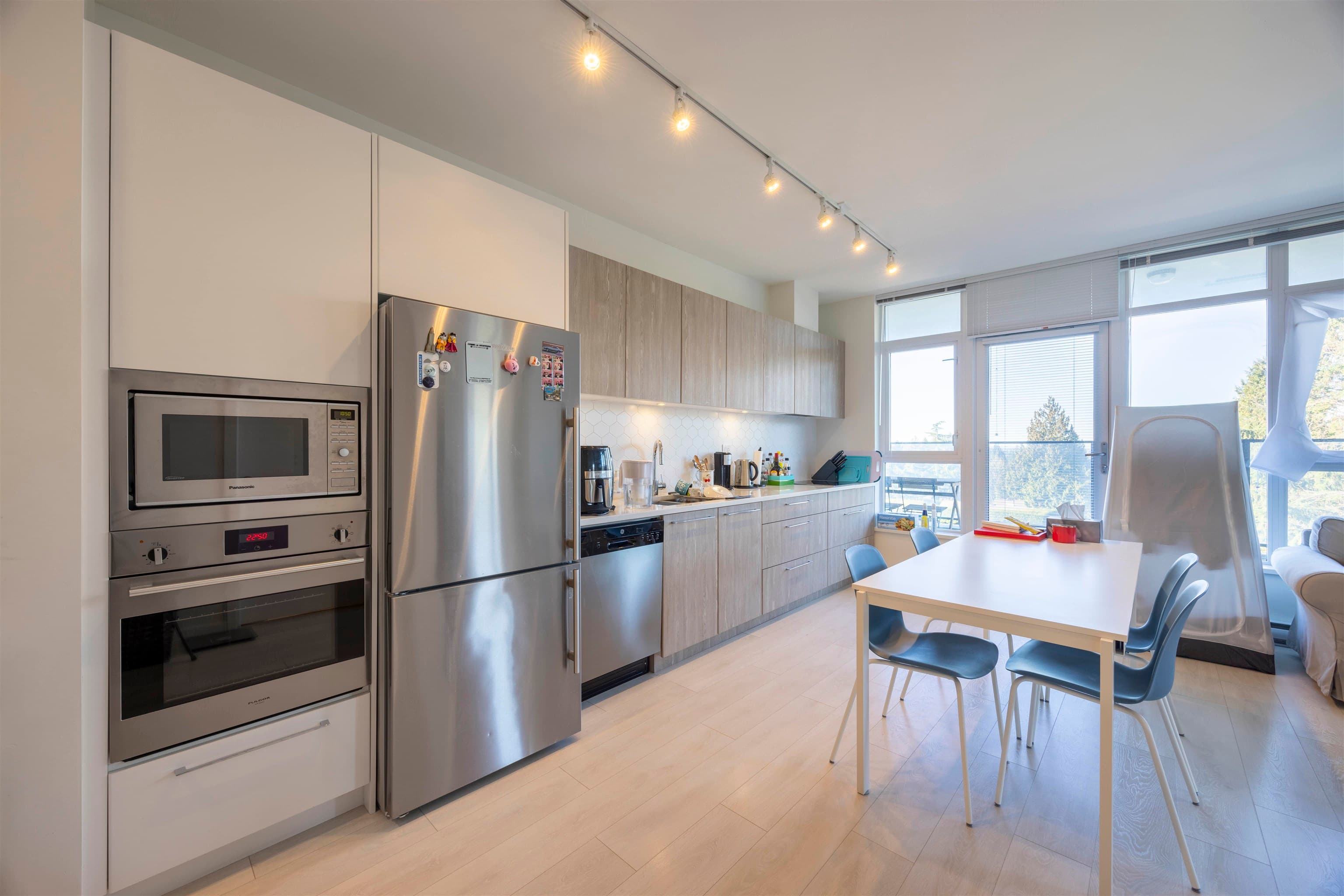 204 - 691 North Road, Coquitlam, V3J 0H9 — photo 2