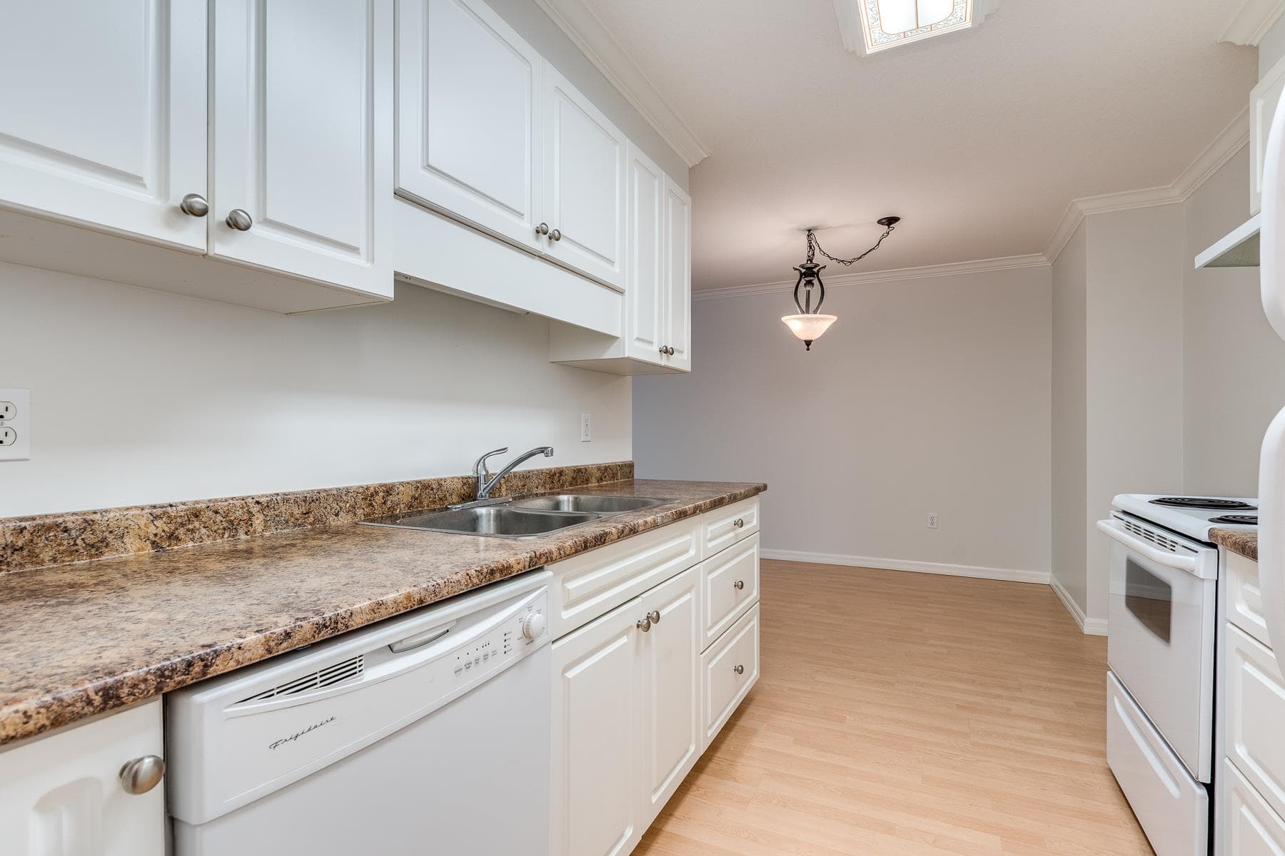 205 - 1200 Pacific Street, Coquitlam, V3B 6K2 — photo 4
