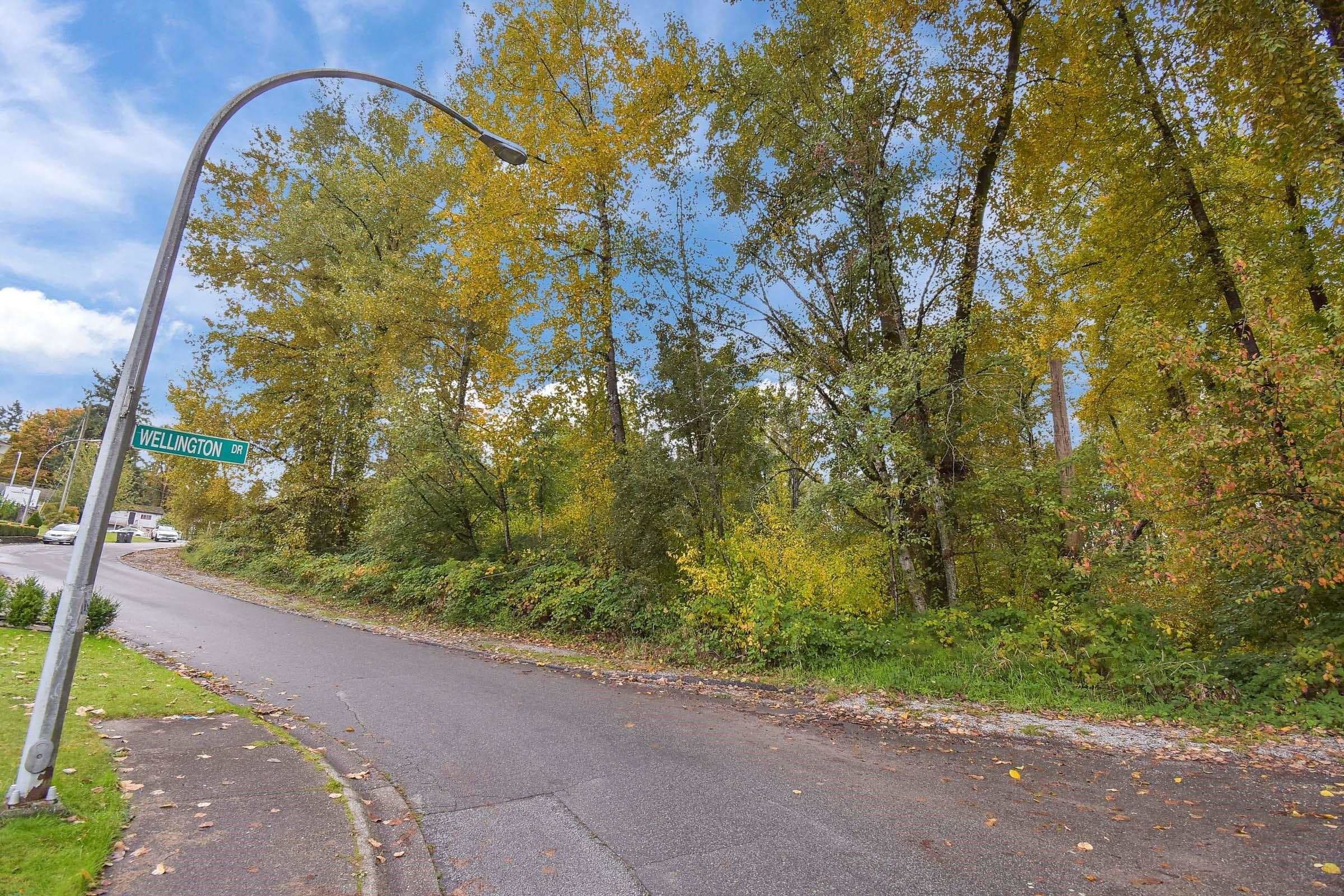 14409 115 Avenue, Surrey, V3R 5Y2 — photo 1