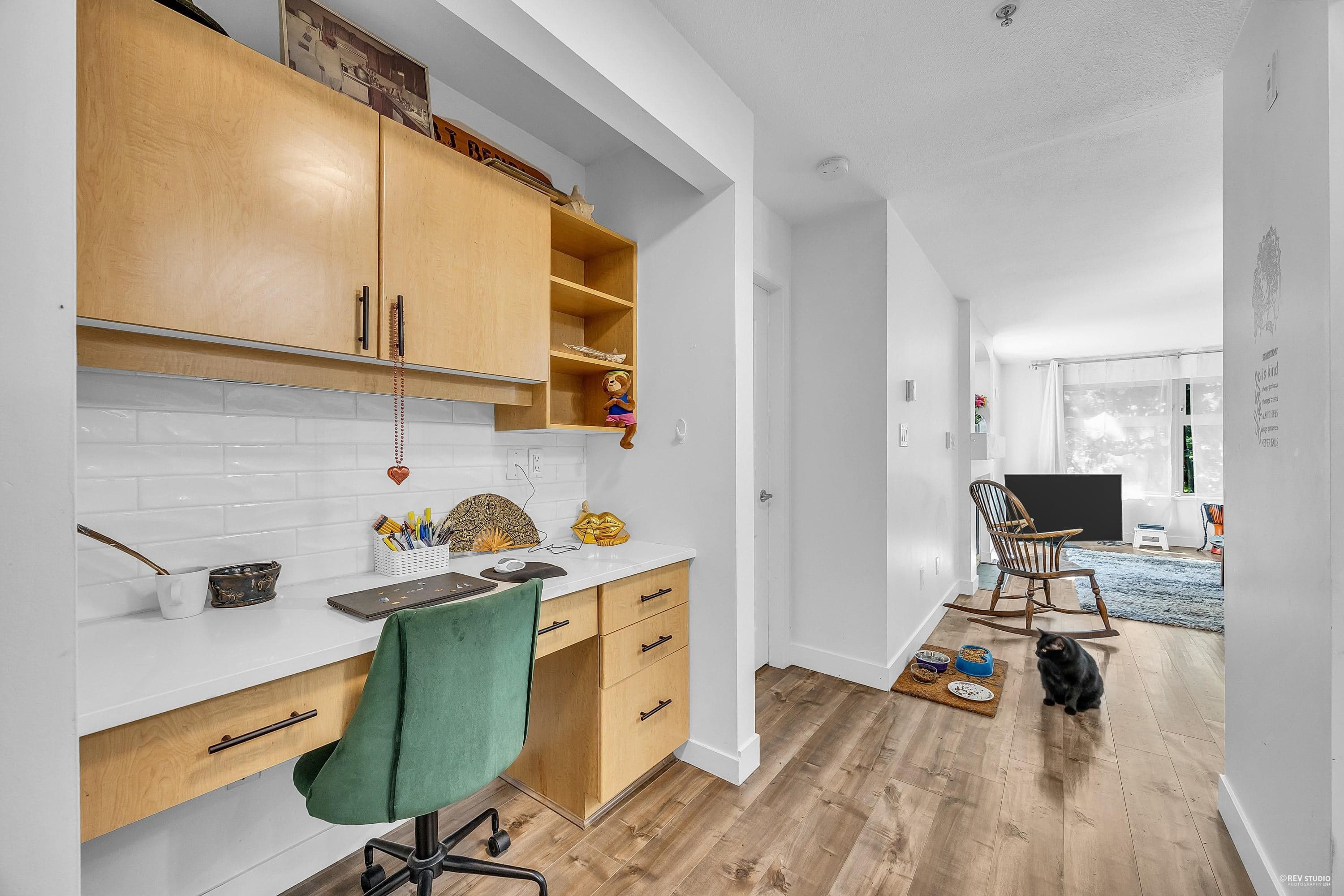 310 - 15220 Guildford Drive, Surrey, V3R 0Y6 — photo 2